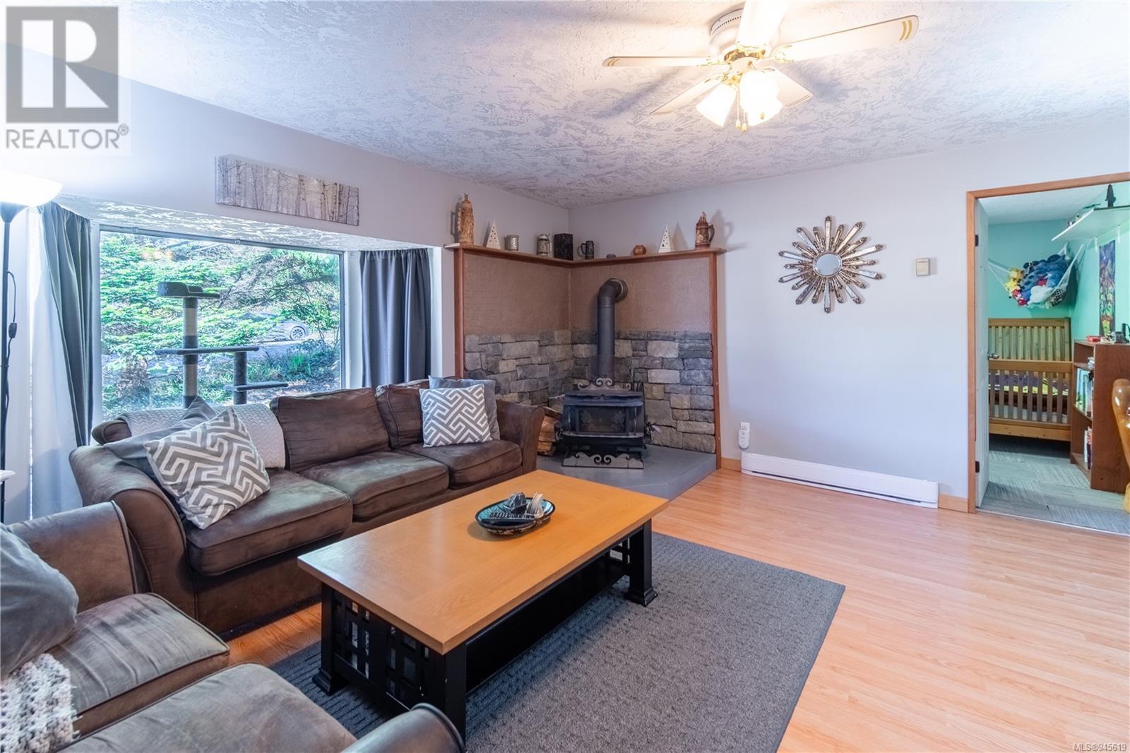 1920 Powliuk Cres