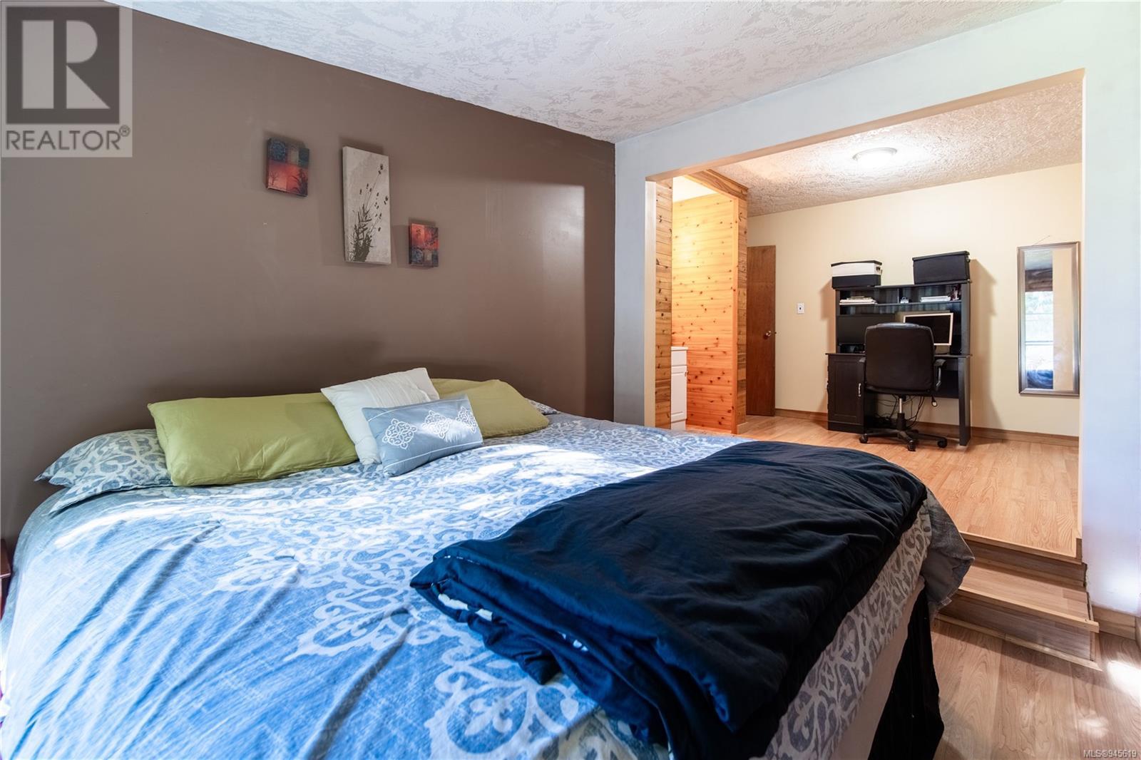 1920 Powliuk Cres
