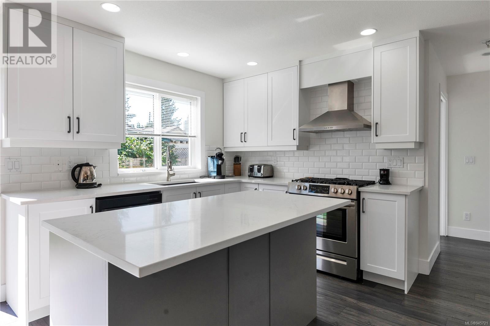 545 Alexander Dr
