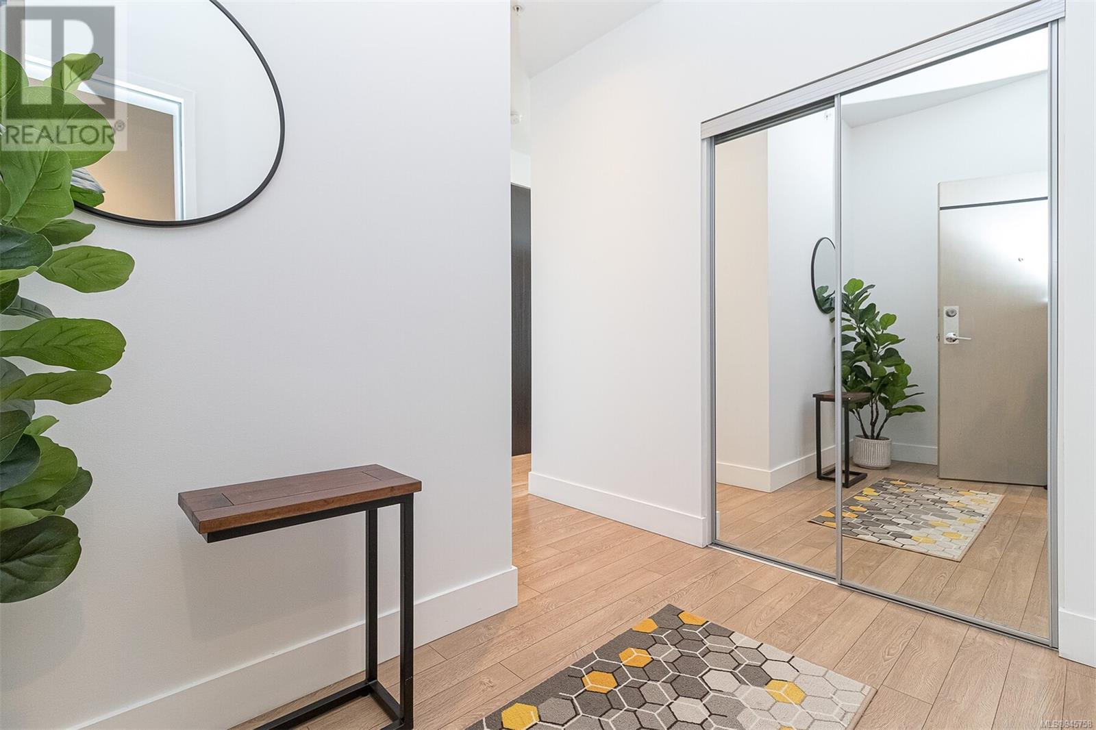 1009 1090 Johnson St, #1009