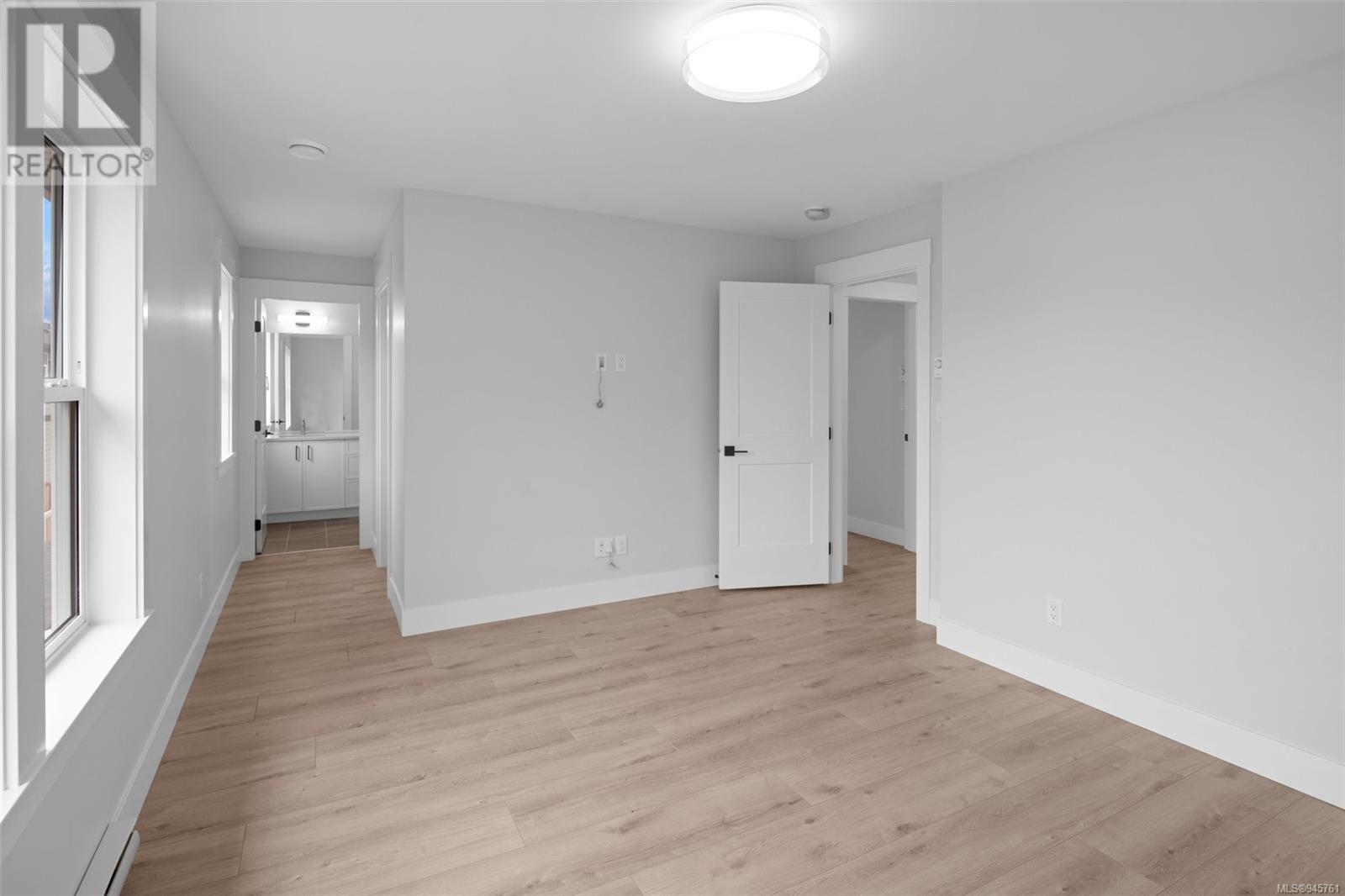 2275 Evelyn Lane
