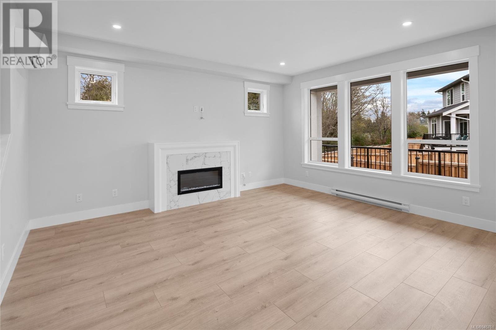 2275 Evelyn Lane