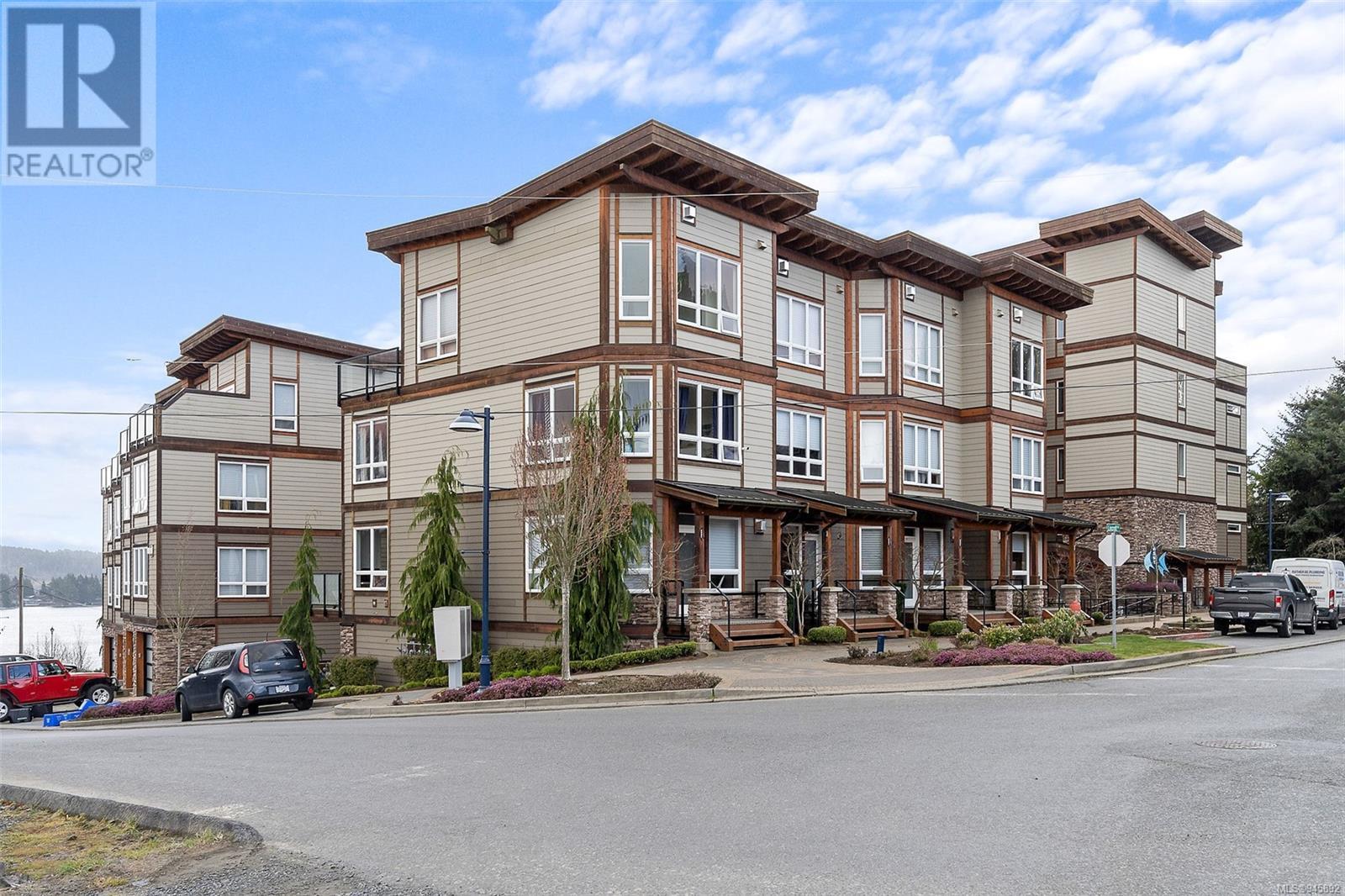 206 6591 Lincroft Rd, #206