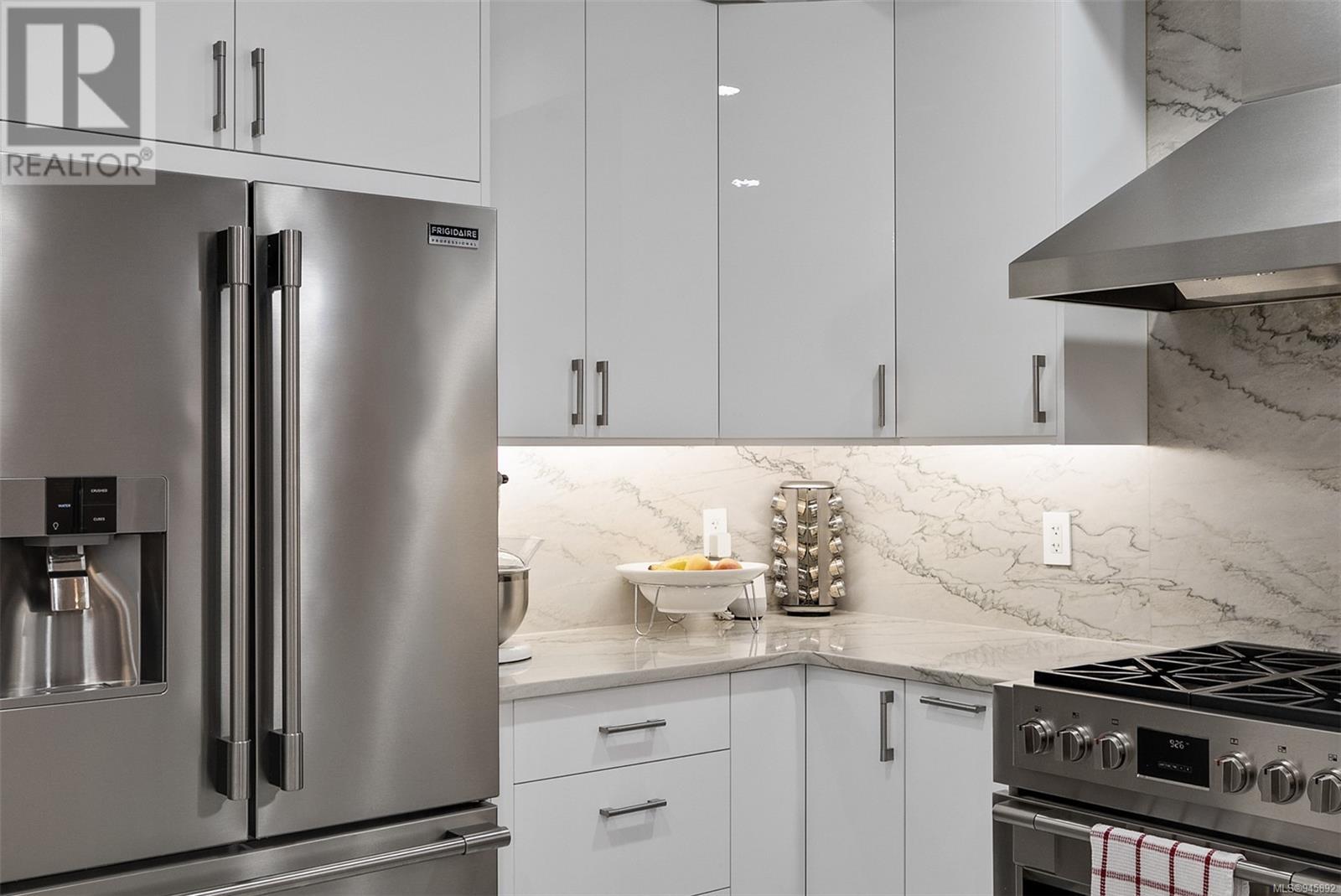 206 6591 Lincroft Rd, #206