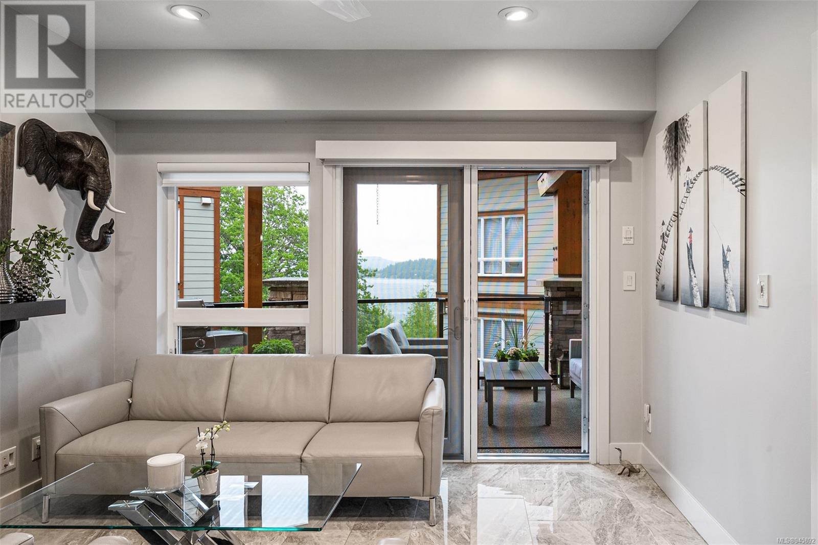 206 6591 Lincroft Rd, #206