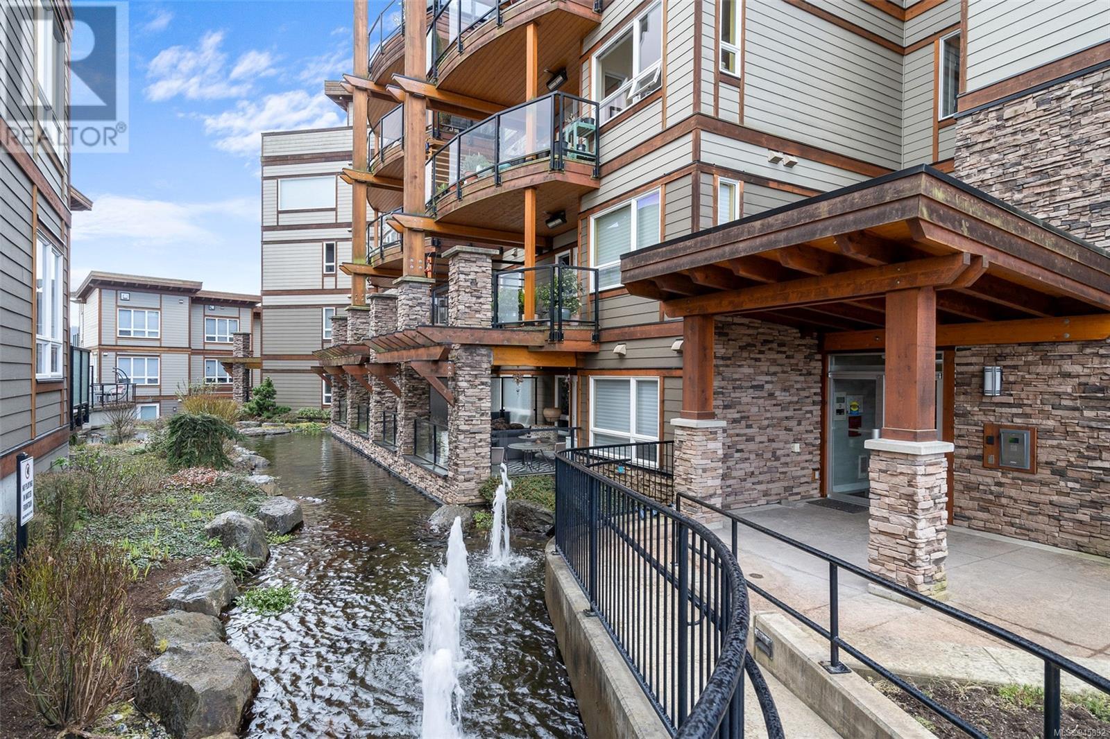 206 6591 Lincroft Rd, #206