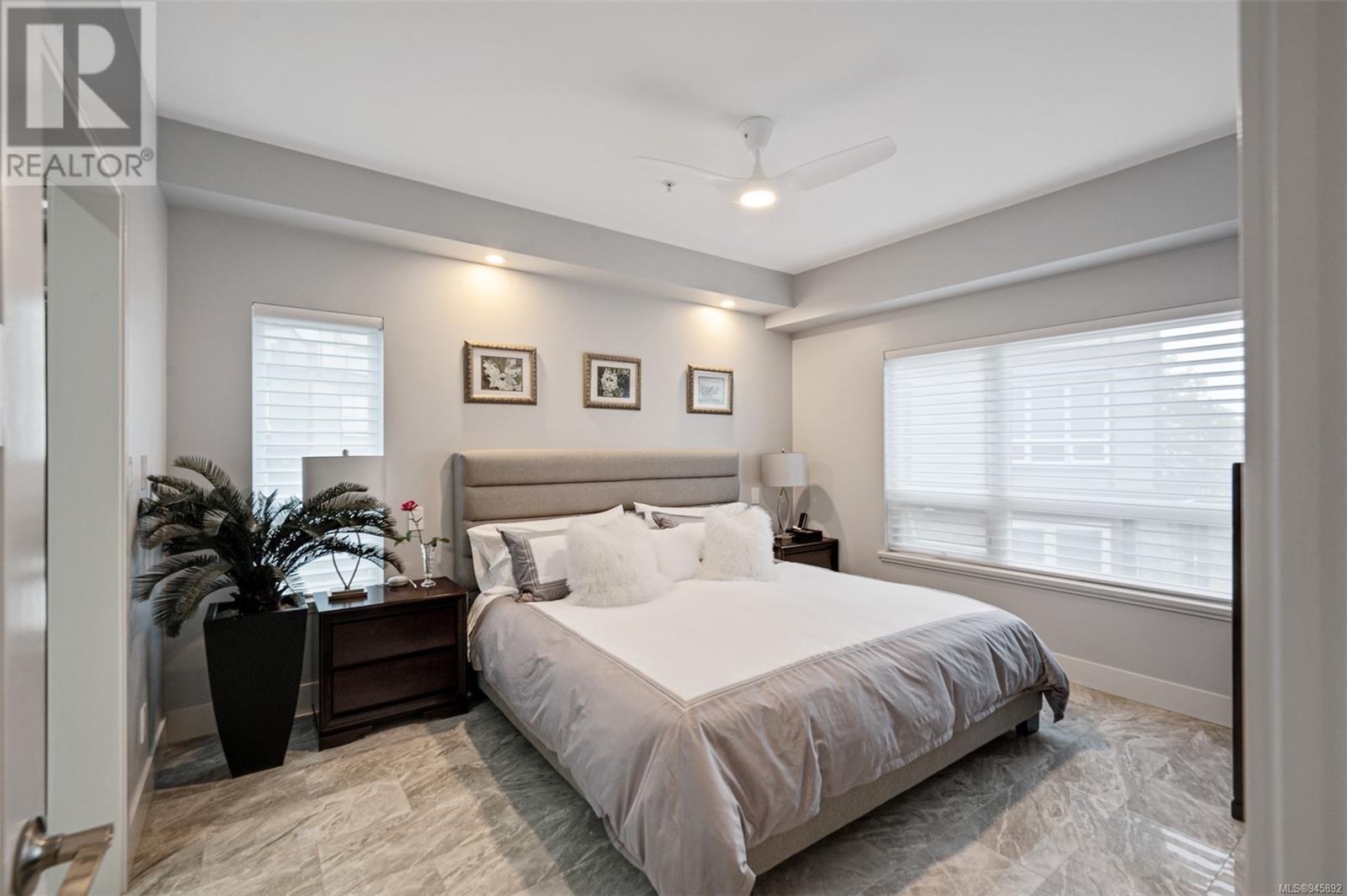 206 6591 Lincroft Rd, #206