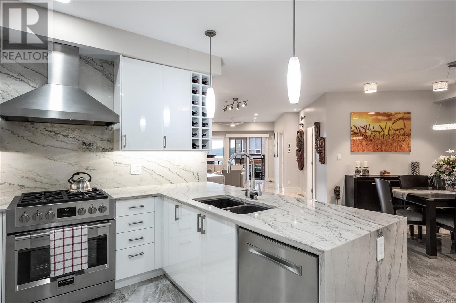 206 6591 Lincroft Rd, #206