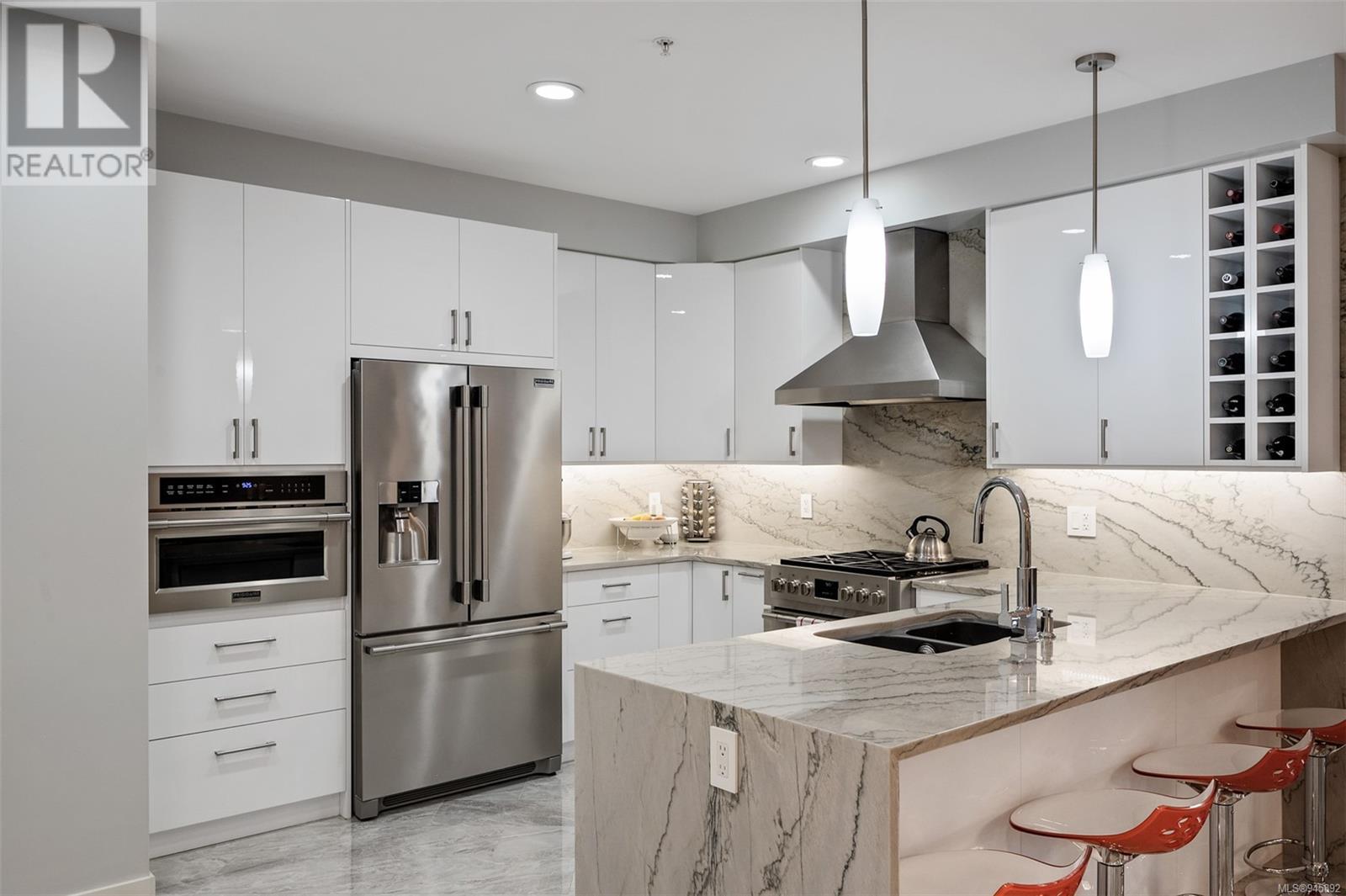 206 6591 Lincroft Rd, #206