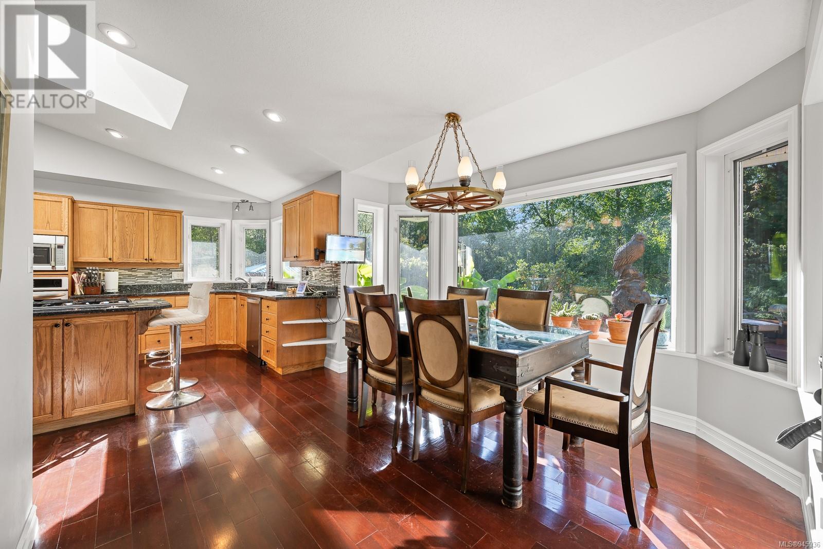1185 Merecroft Rd