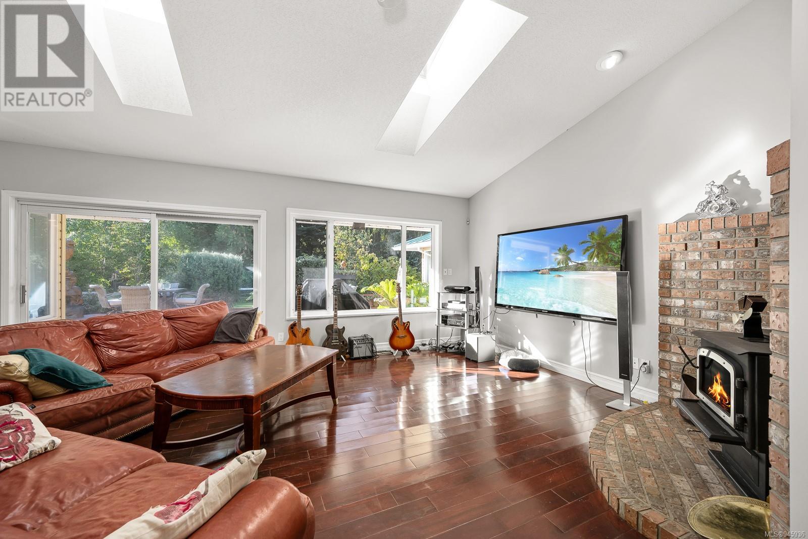 1185 Merecroft Rd