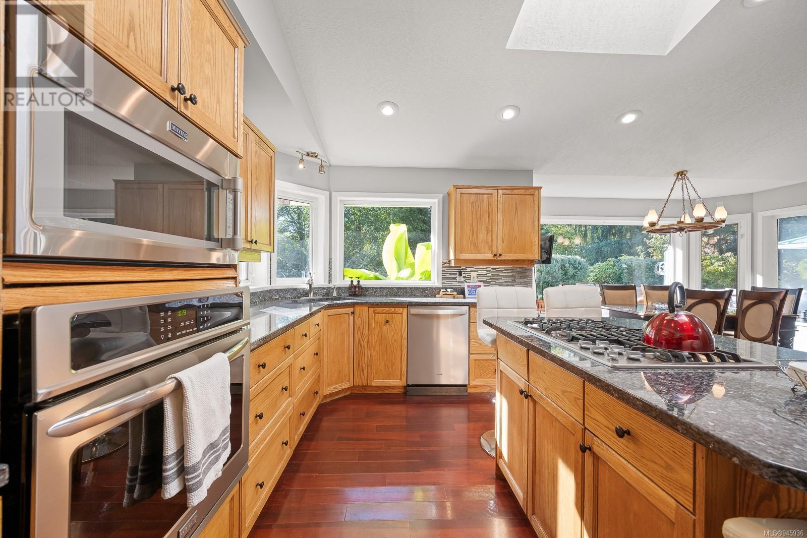1185 Merecroft Rd