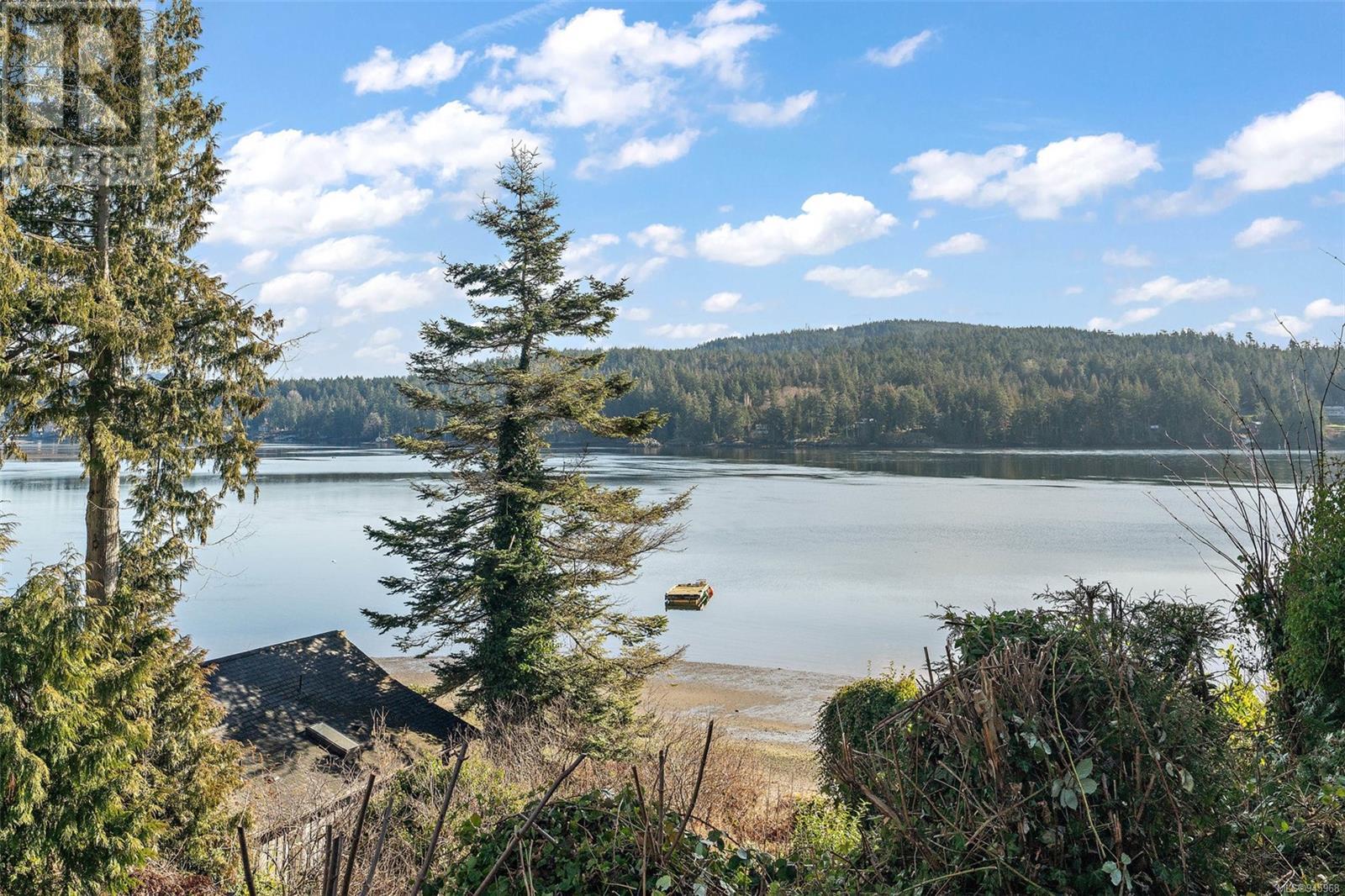 6427 Sooke Rd