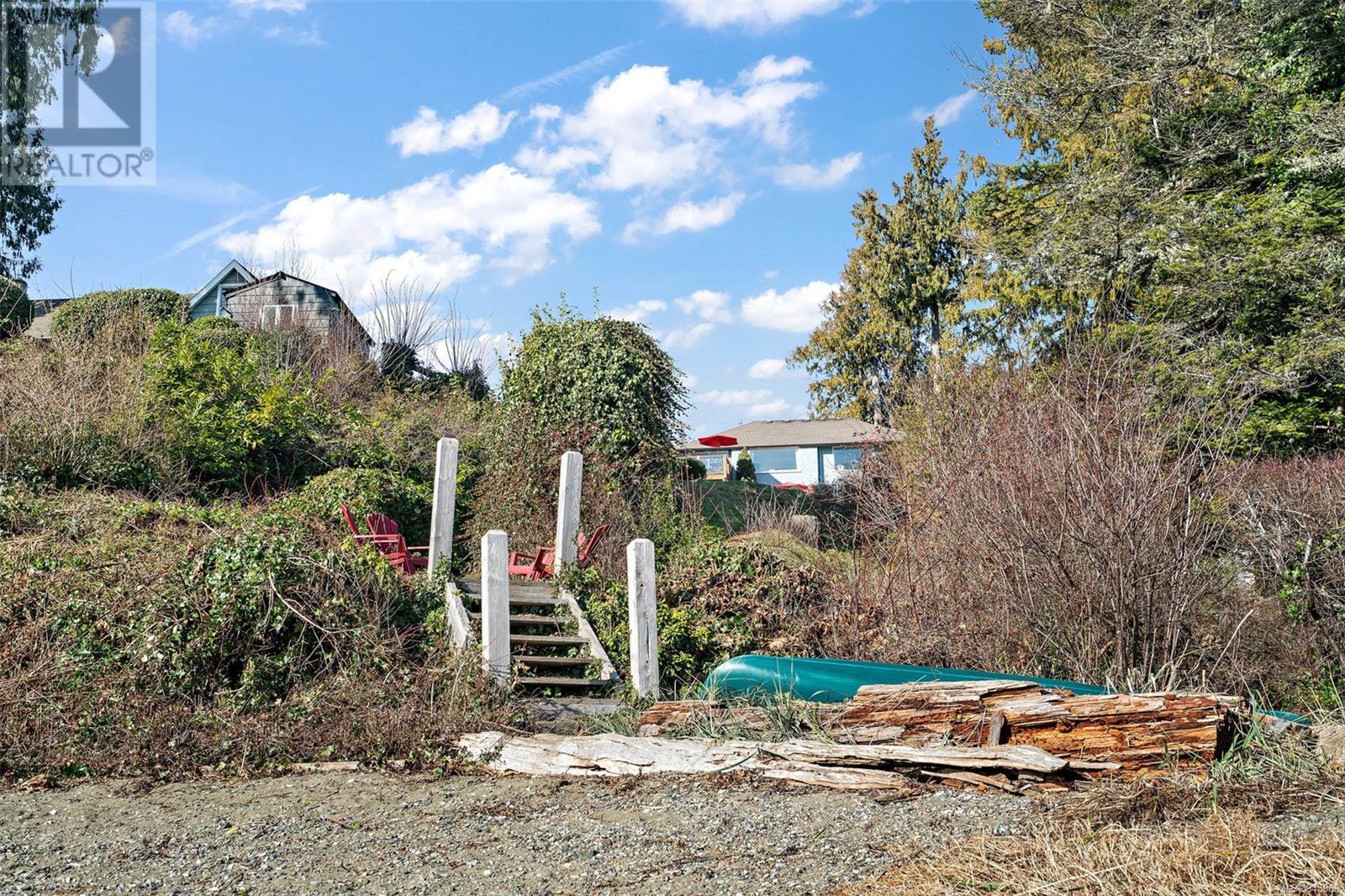 6427 Sooke Rd