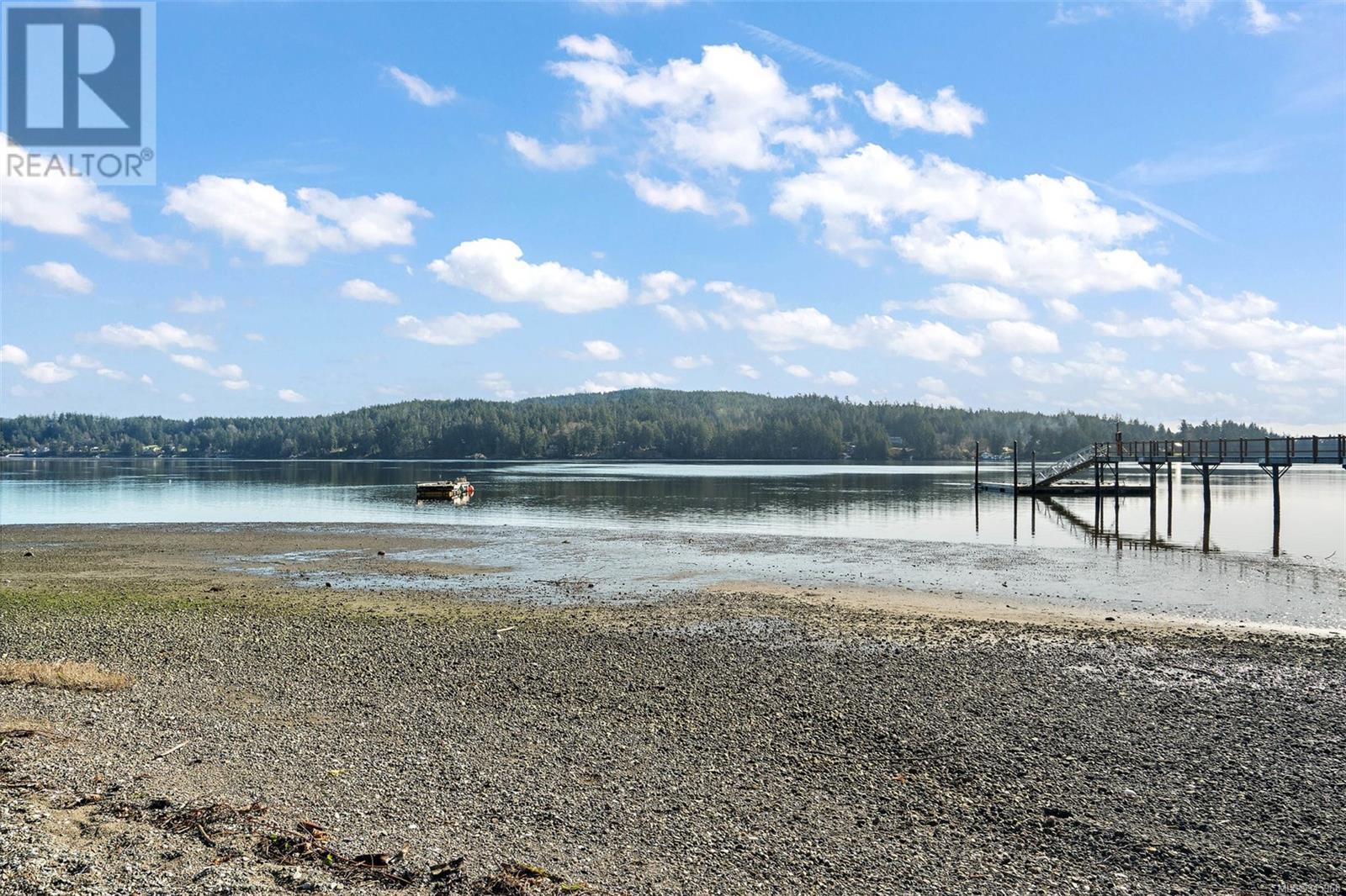 6427 Sooke Rd