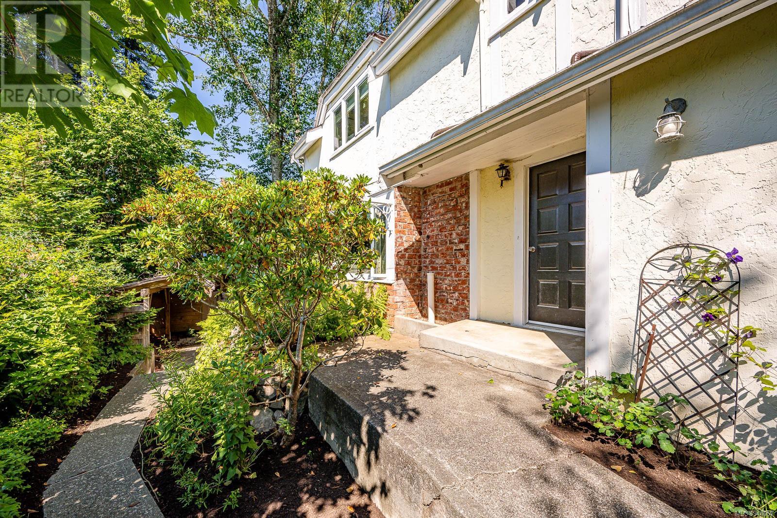 4673 Gail Cres