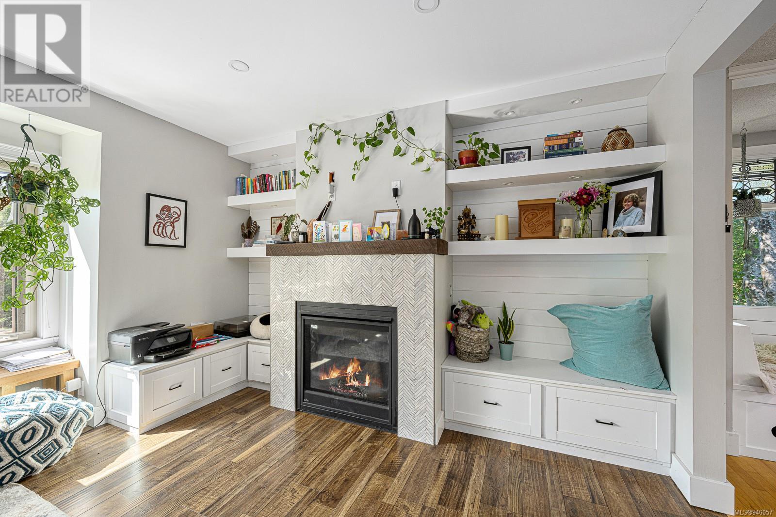 4673 Gail Cres