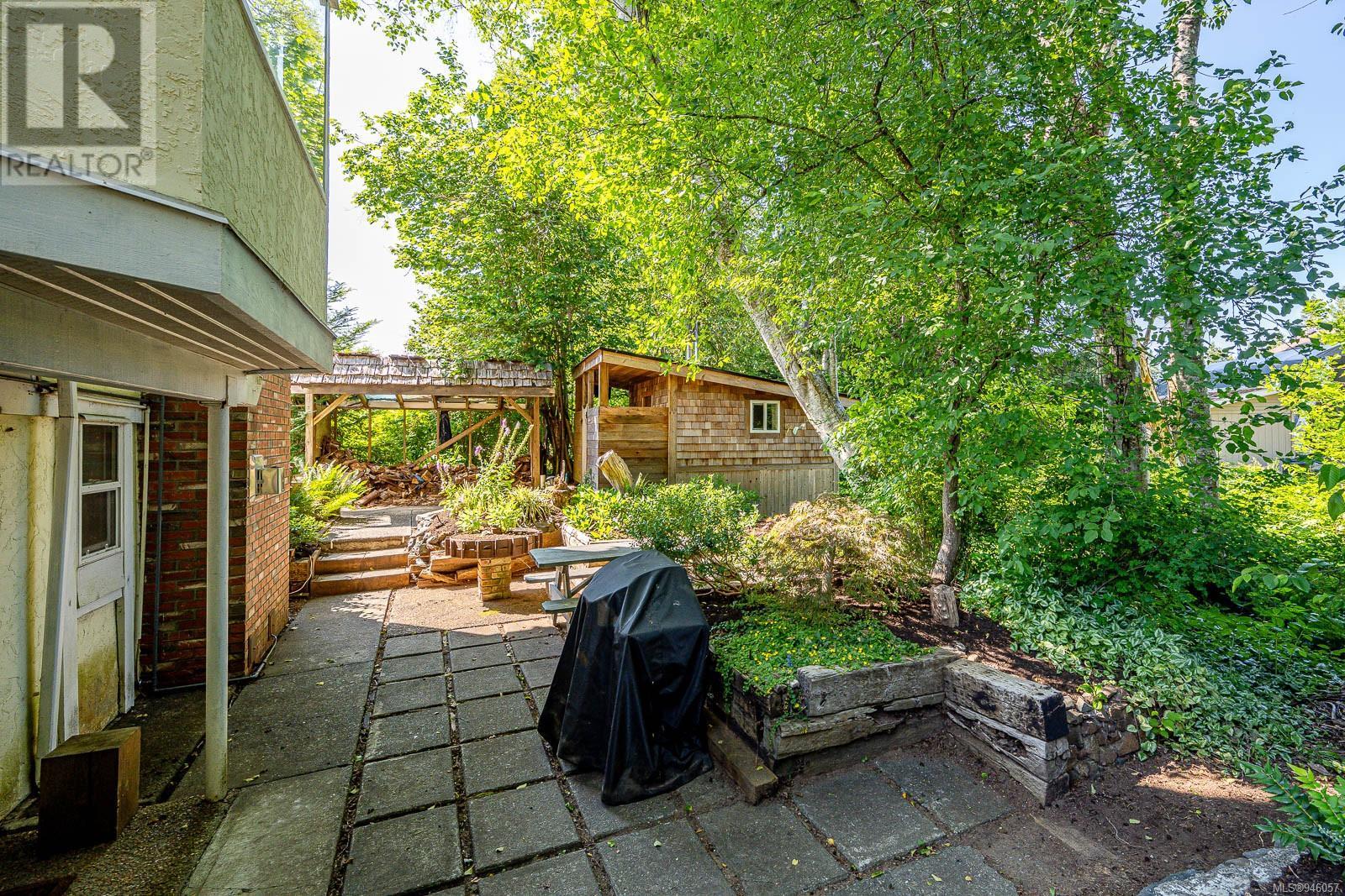 4673 Gail Cres