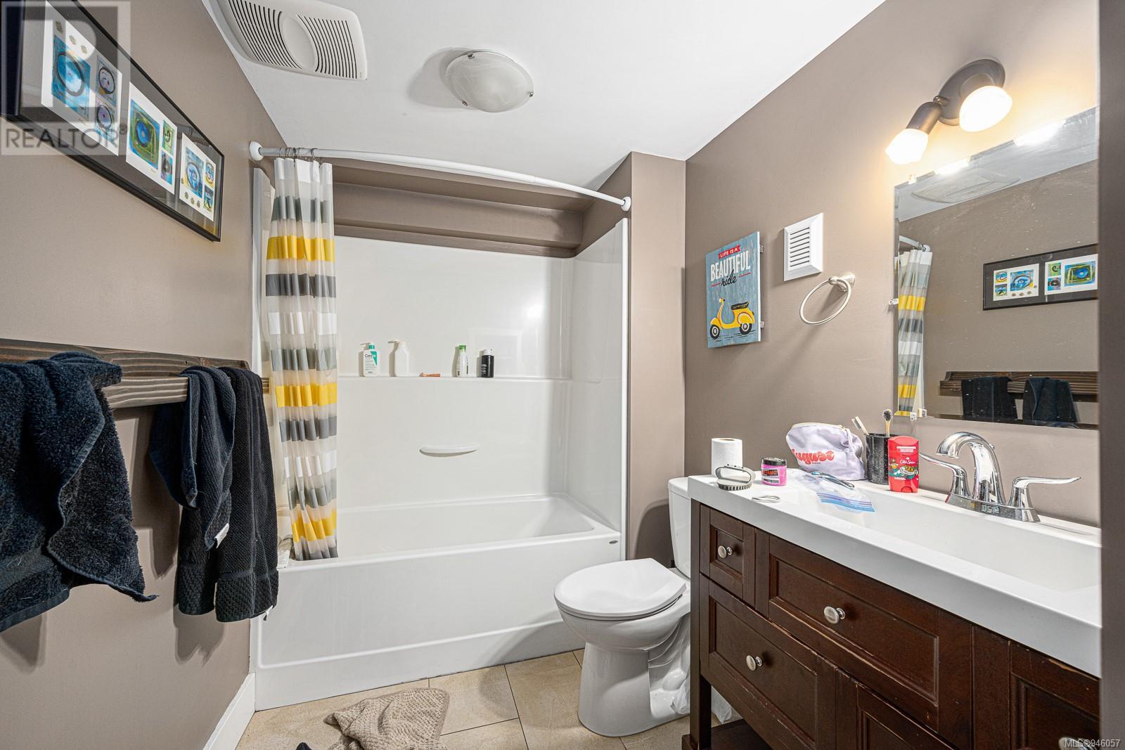 4673 Gail Cres