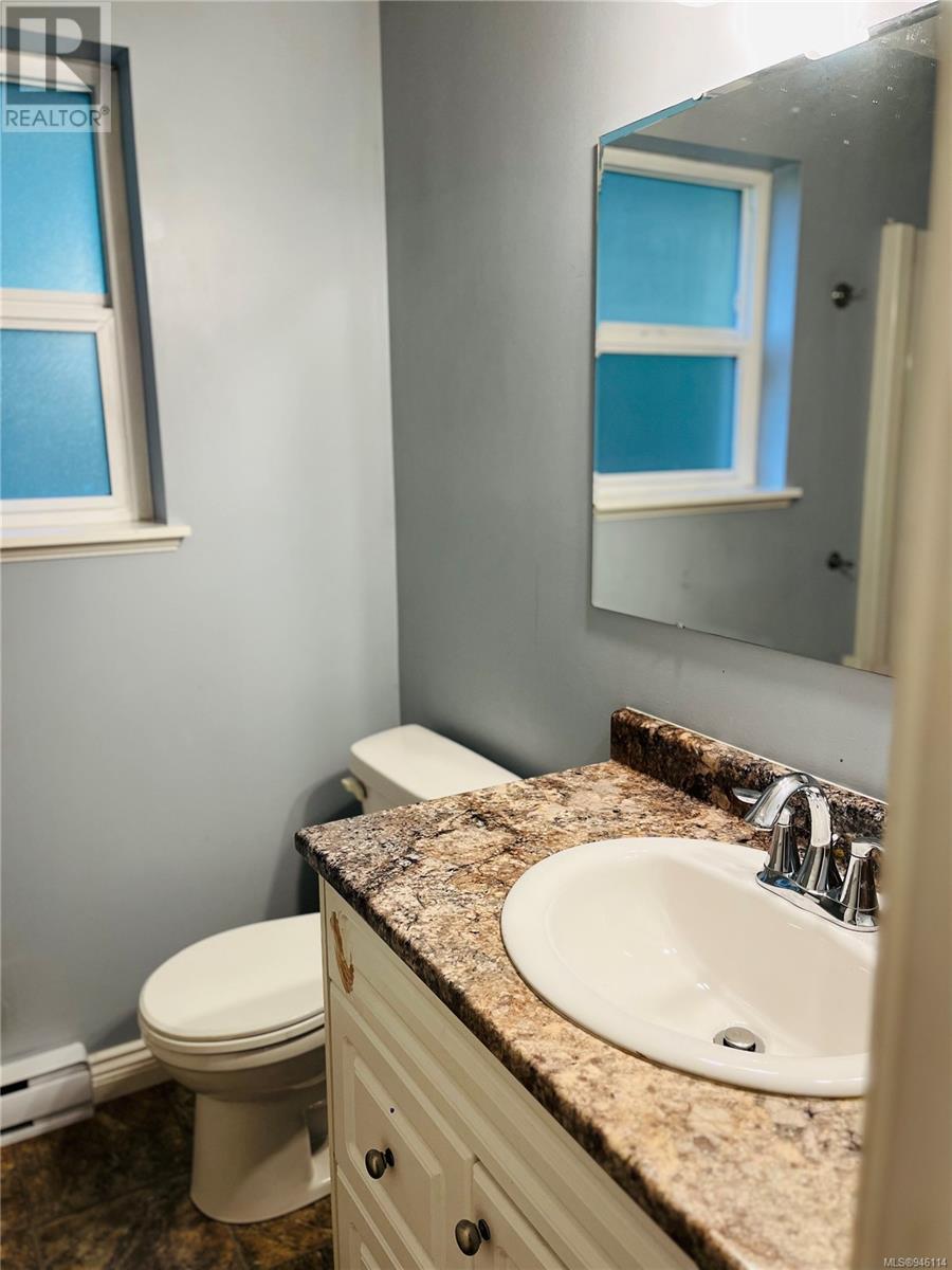 B 645 Otter Rd, #B