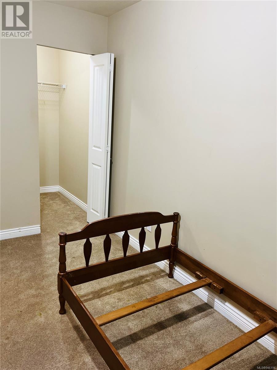 B 645 Otter Rd, #B