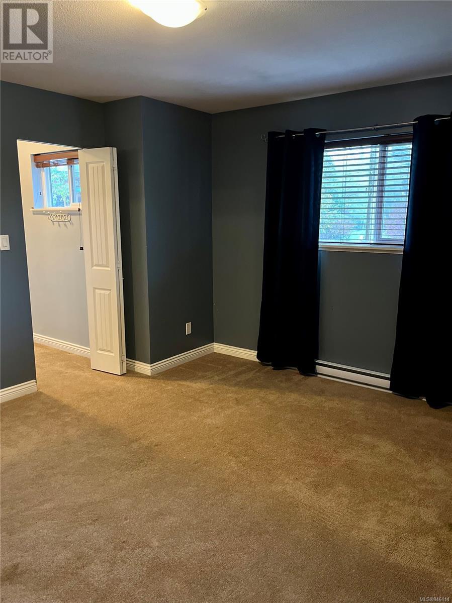 B 645 Otter Rd, #B