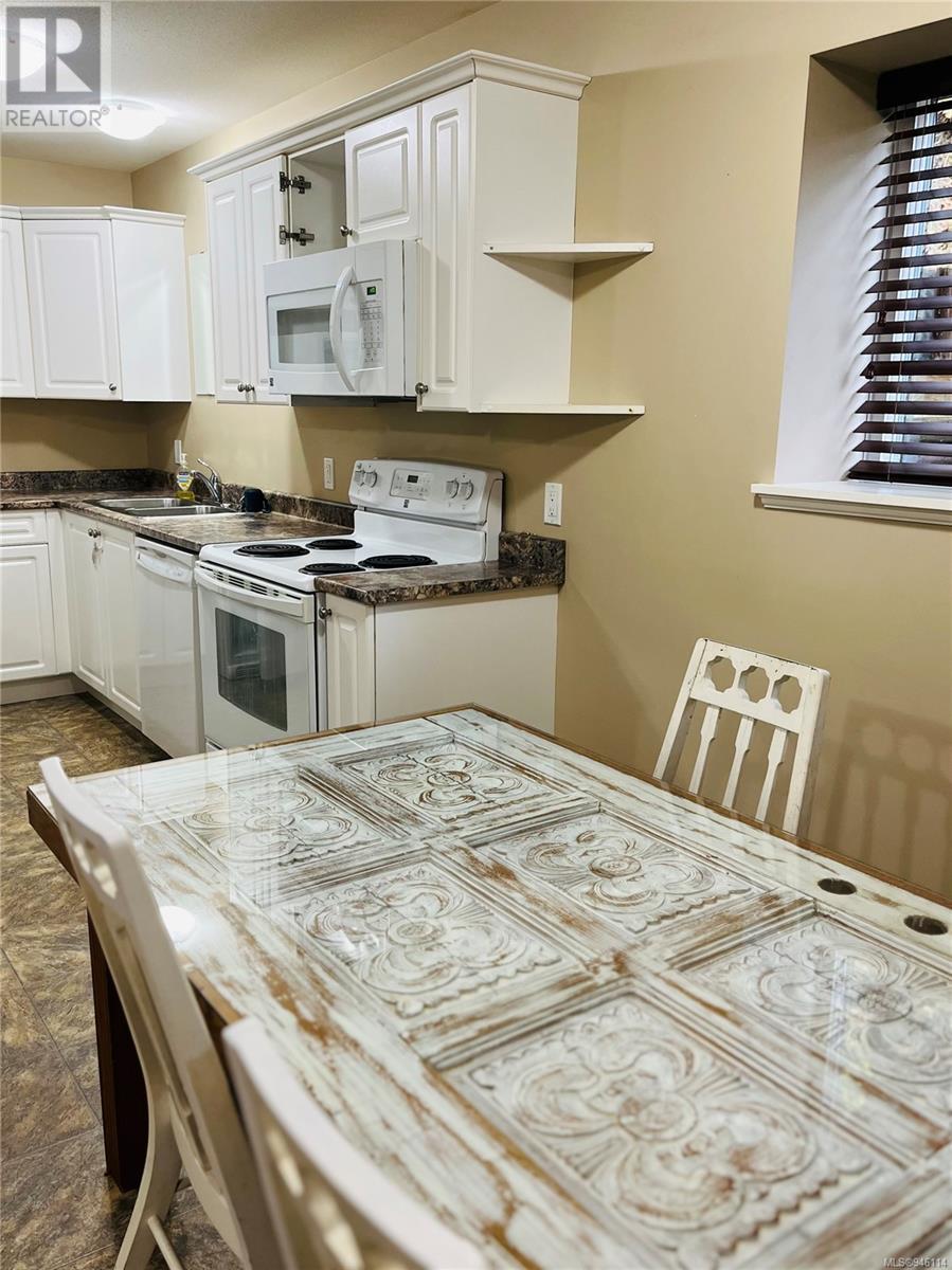 B 645 Otter Rd, #B
