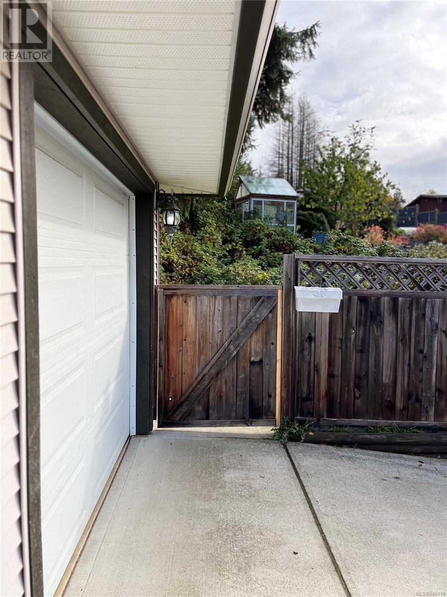 B 645 Otter Rd, #B