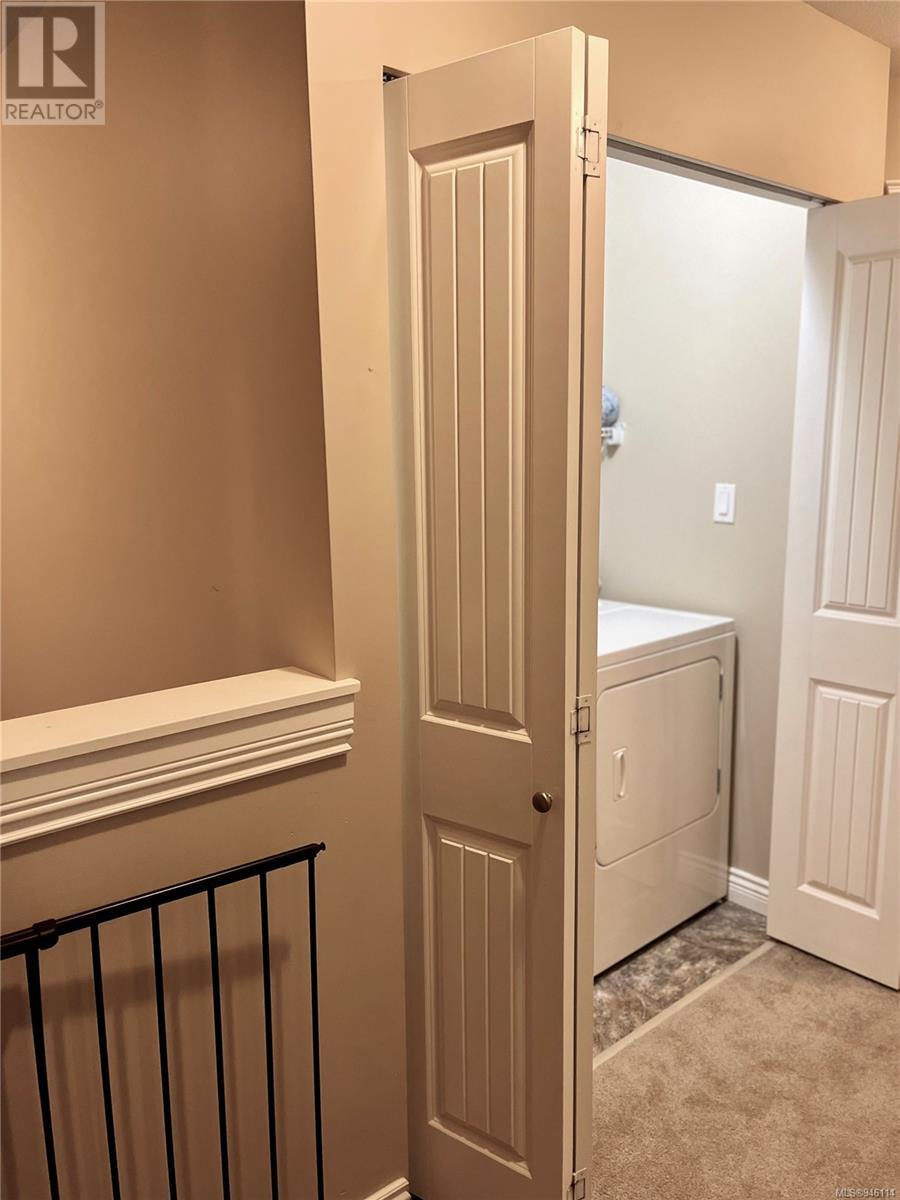 B 645 Otter Rd, #B