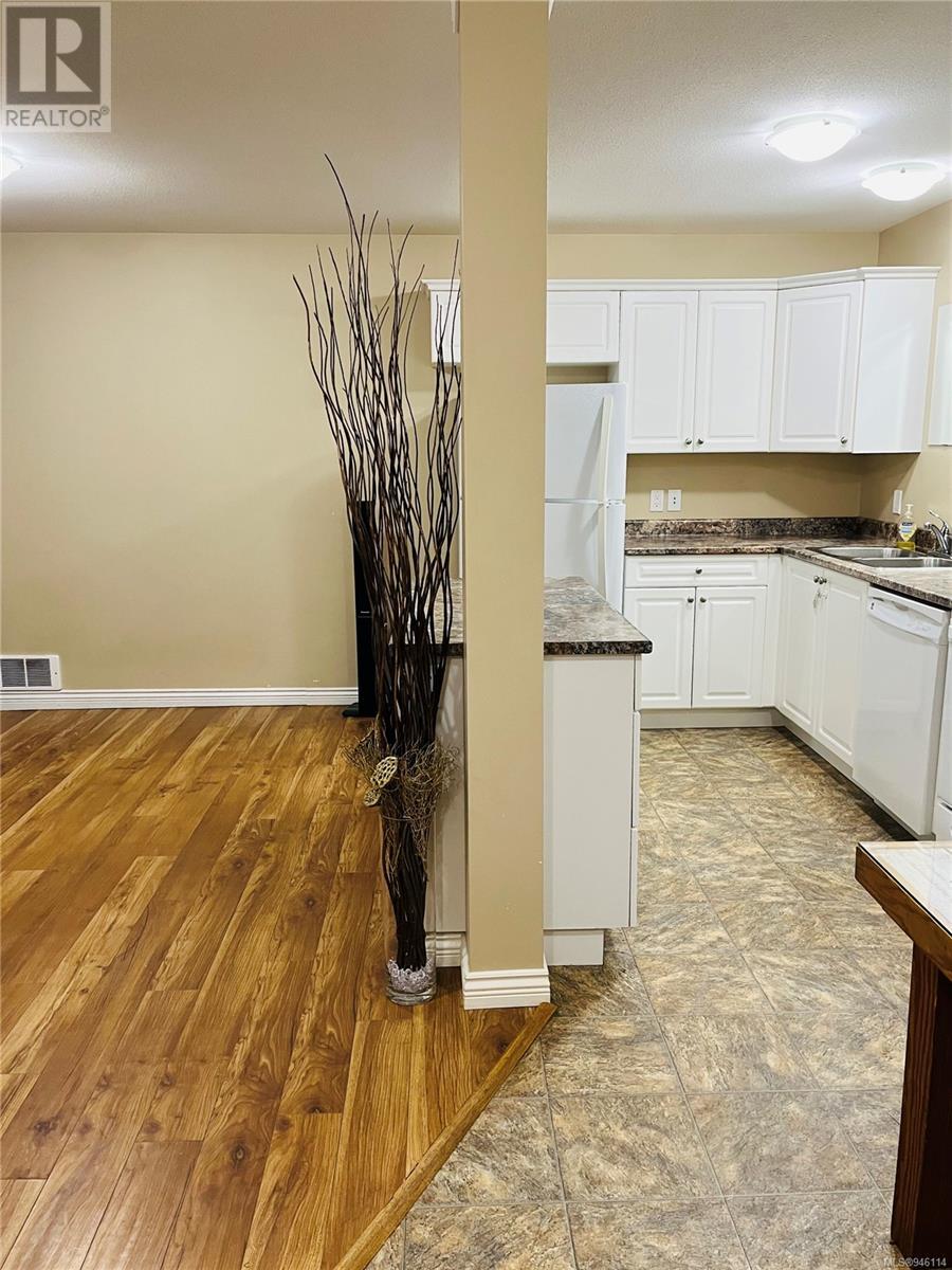 B 645 Otter Rd, #B