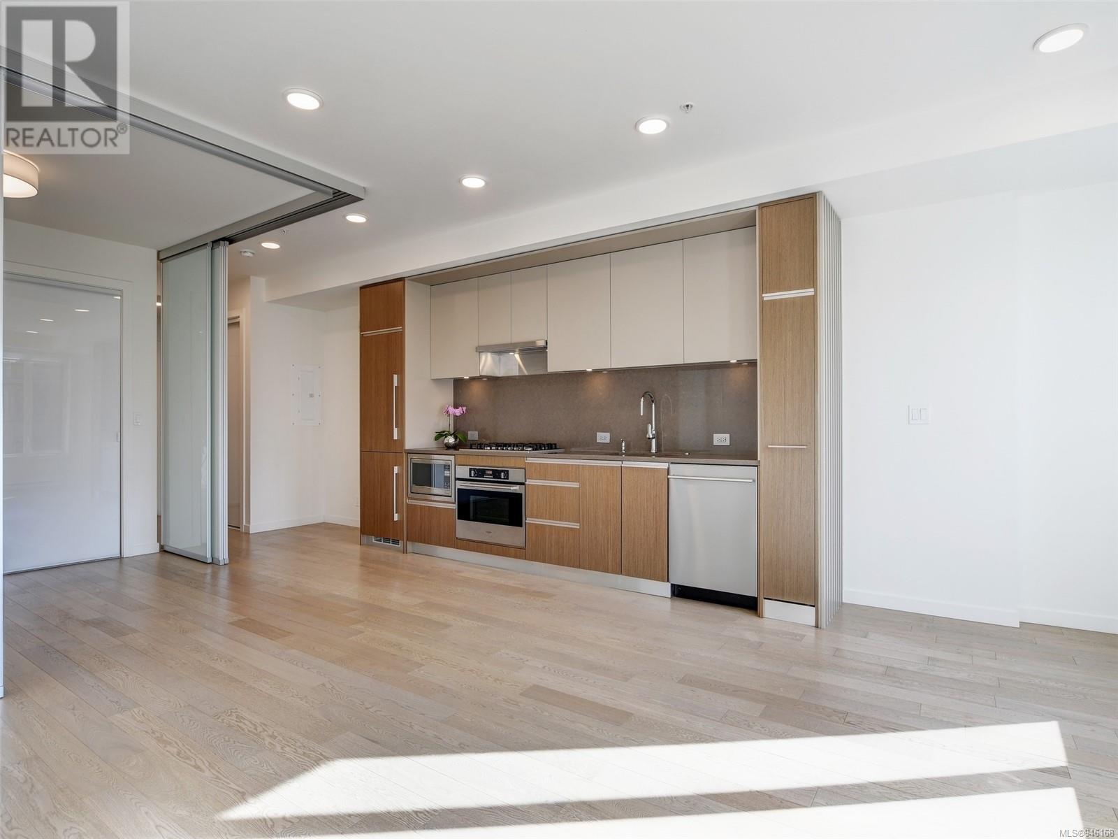 216 1033 Cook St, #216