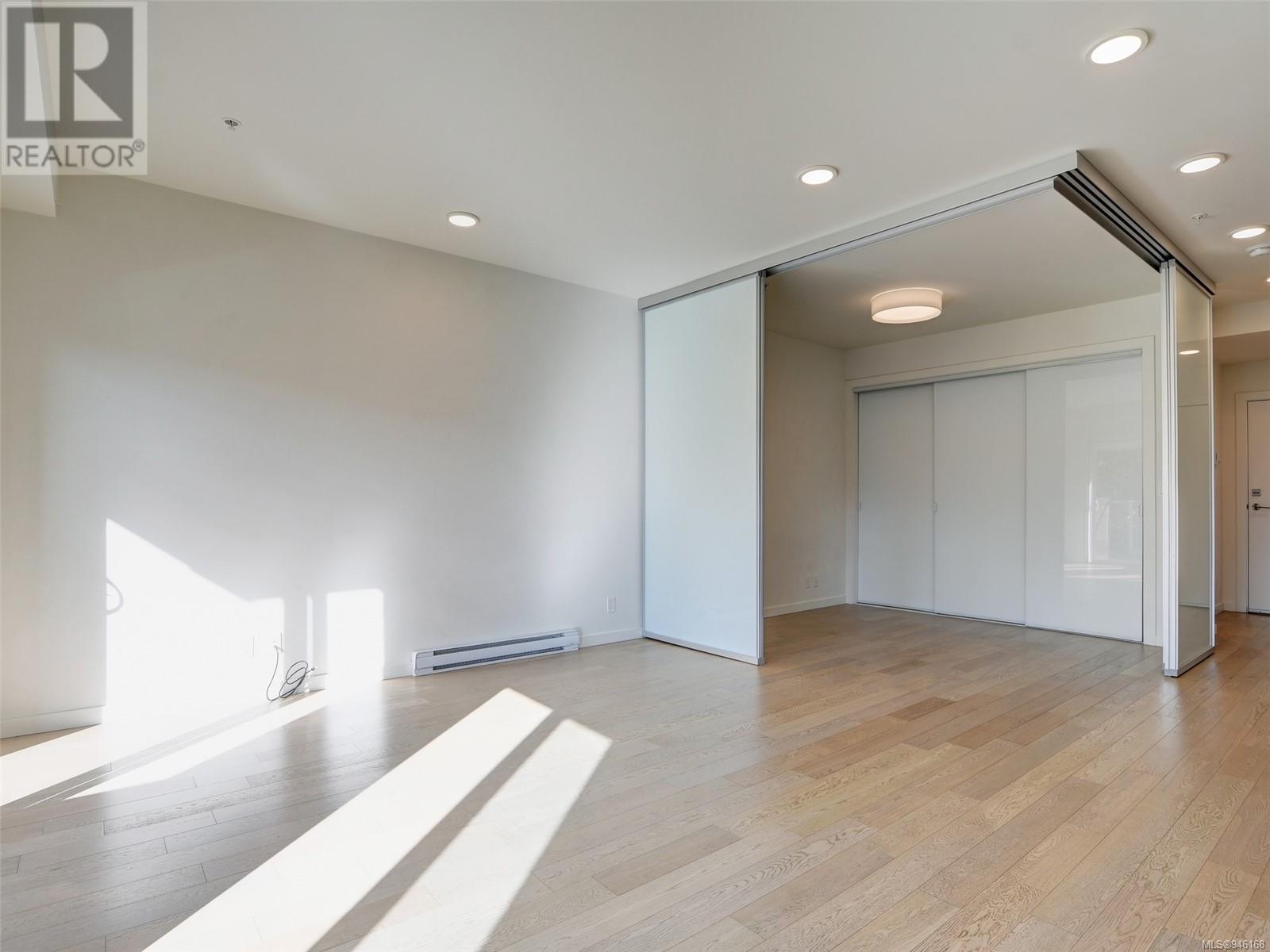 216 1033 Cook St, #216