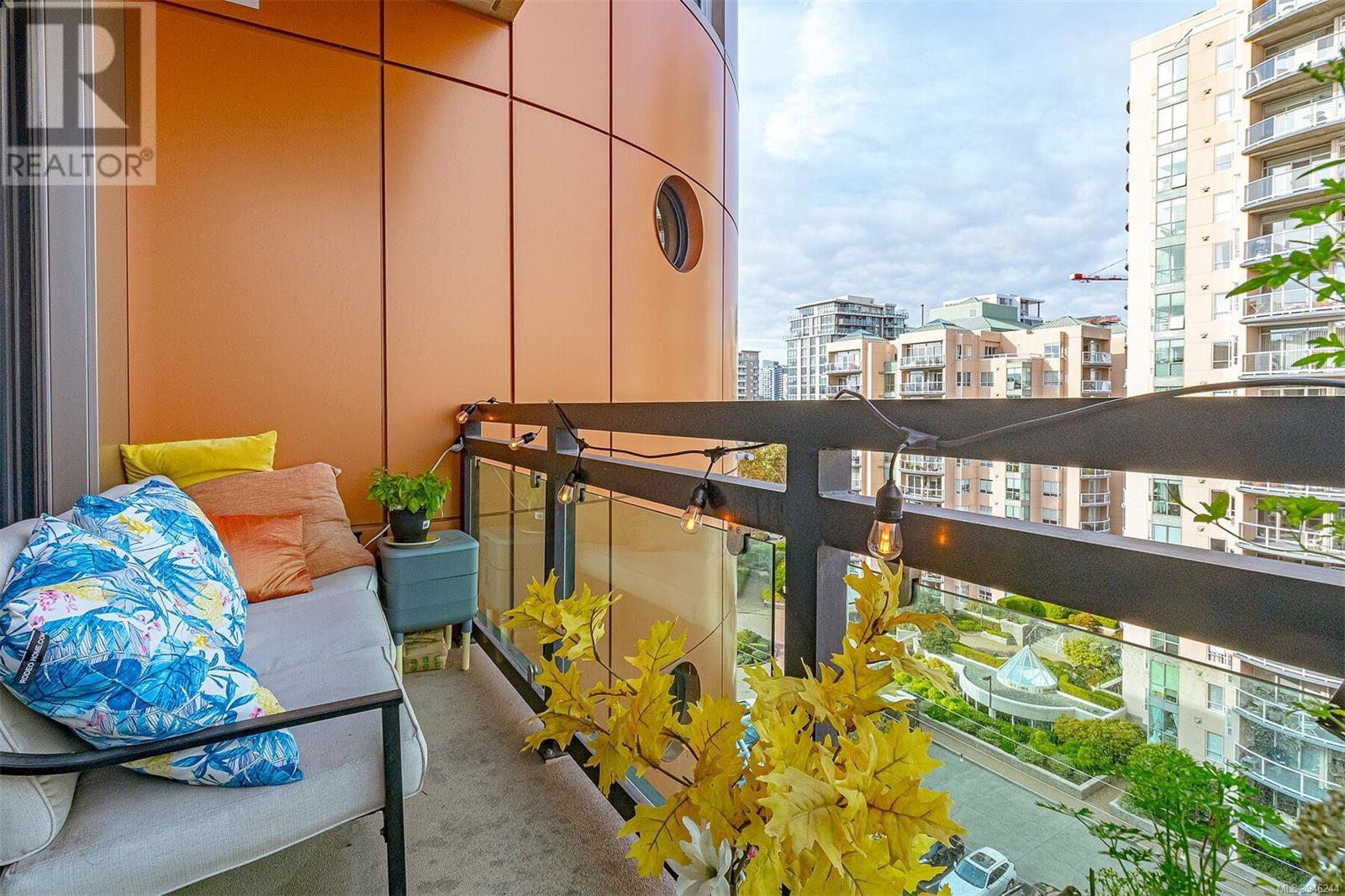 807 1029 View St, #807