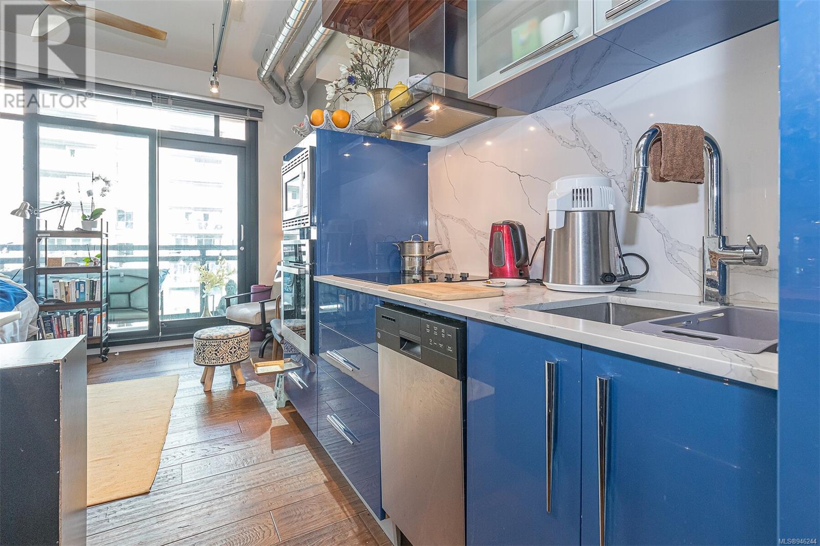 807 1029 View St, #807
