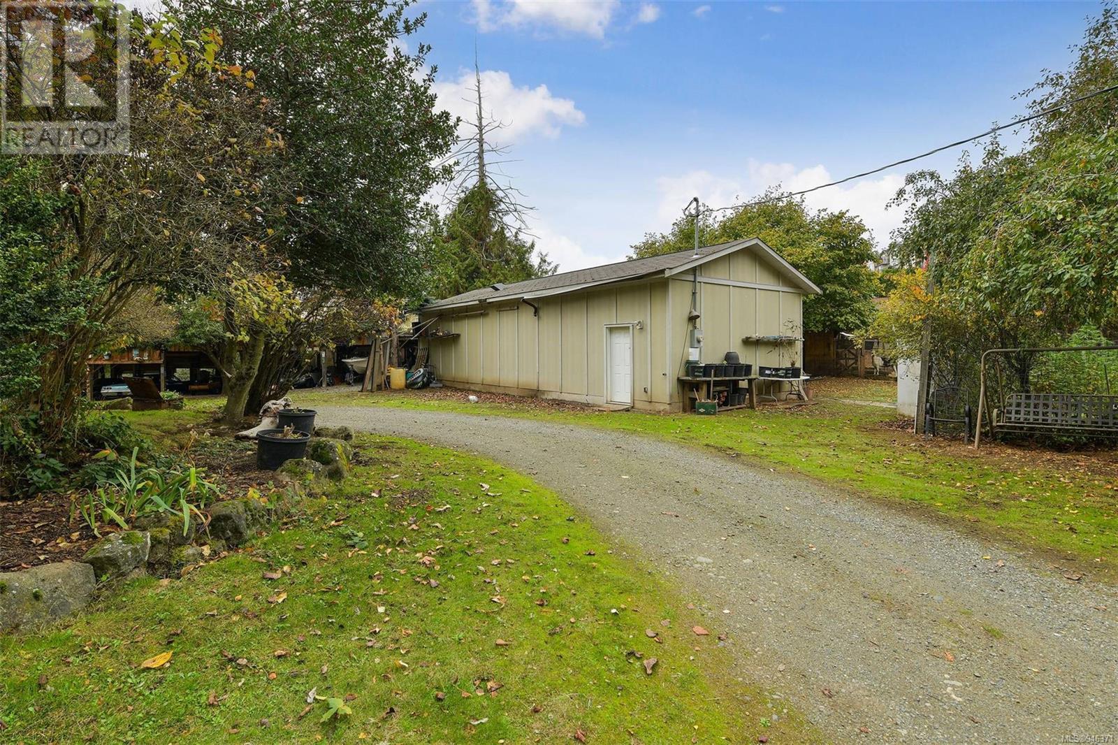 567 Windthrop Rd