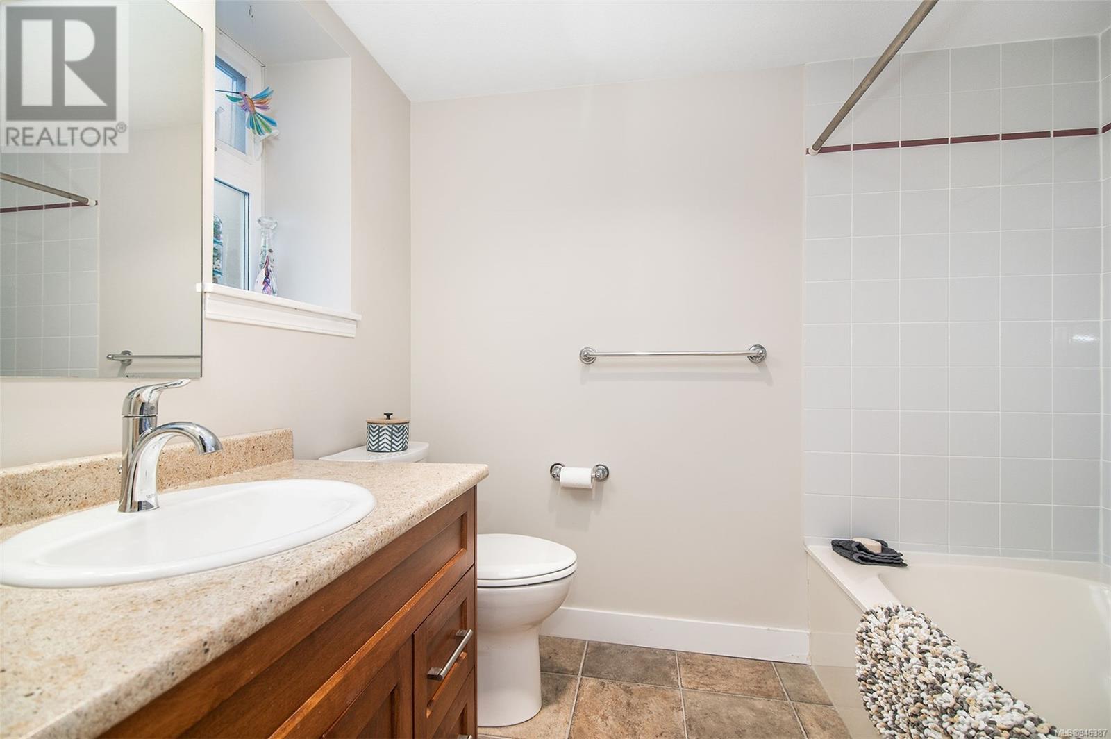 3301 27 Island Hwy S, #3301