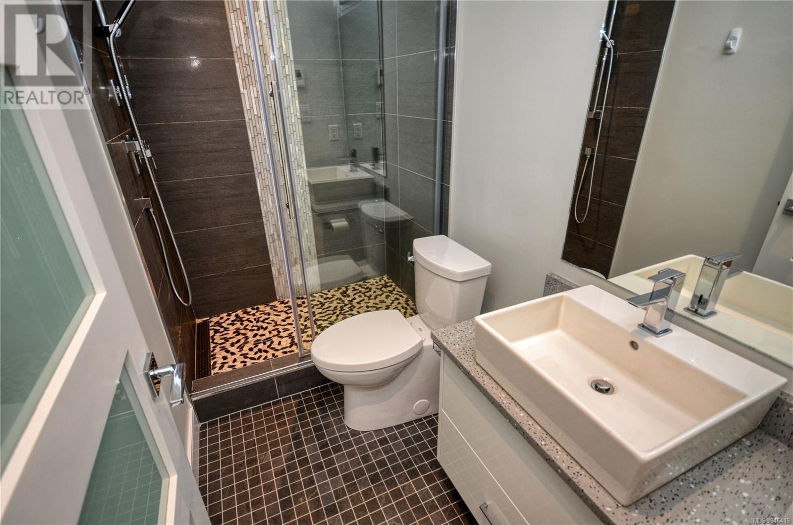 210 1105 Pandora Ave, #210