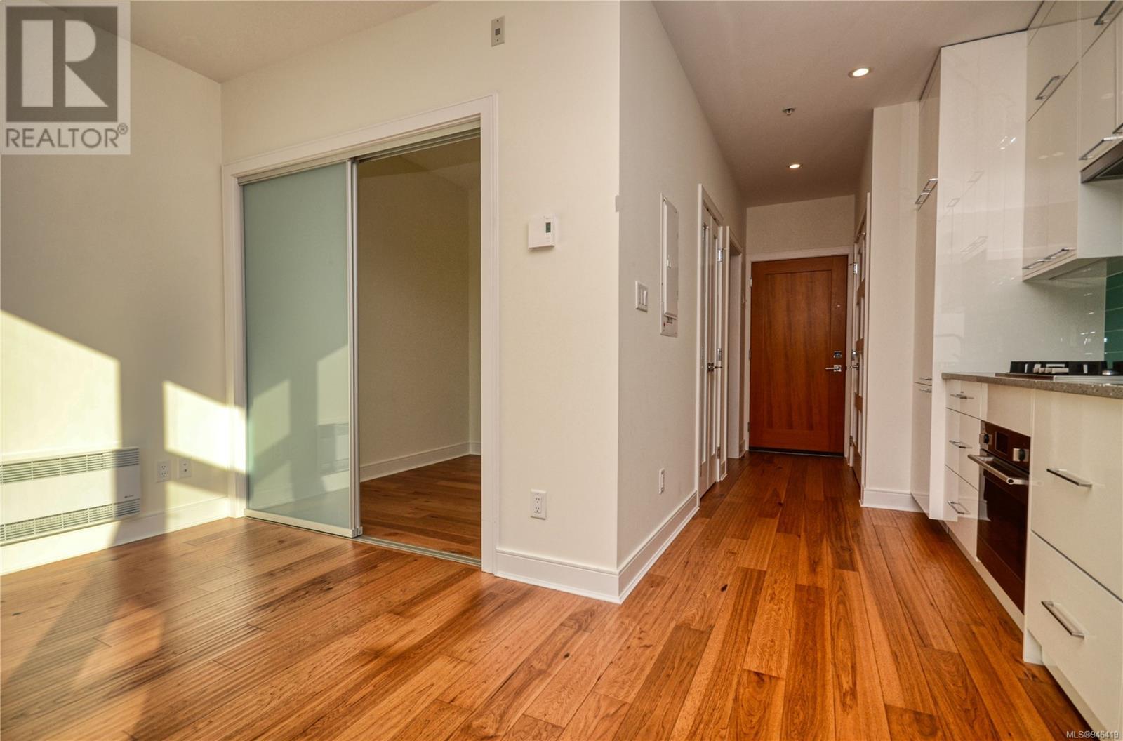 210 1105 Pandora Ave, #210