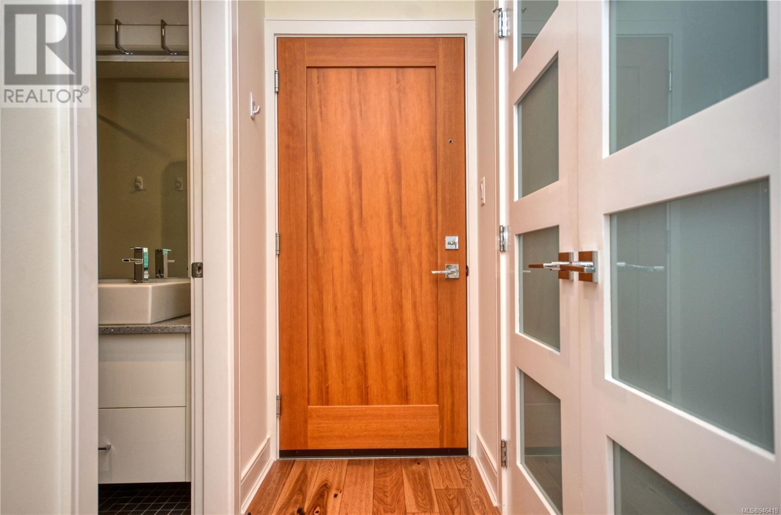 210 1105 Pandora Ave, #210