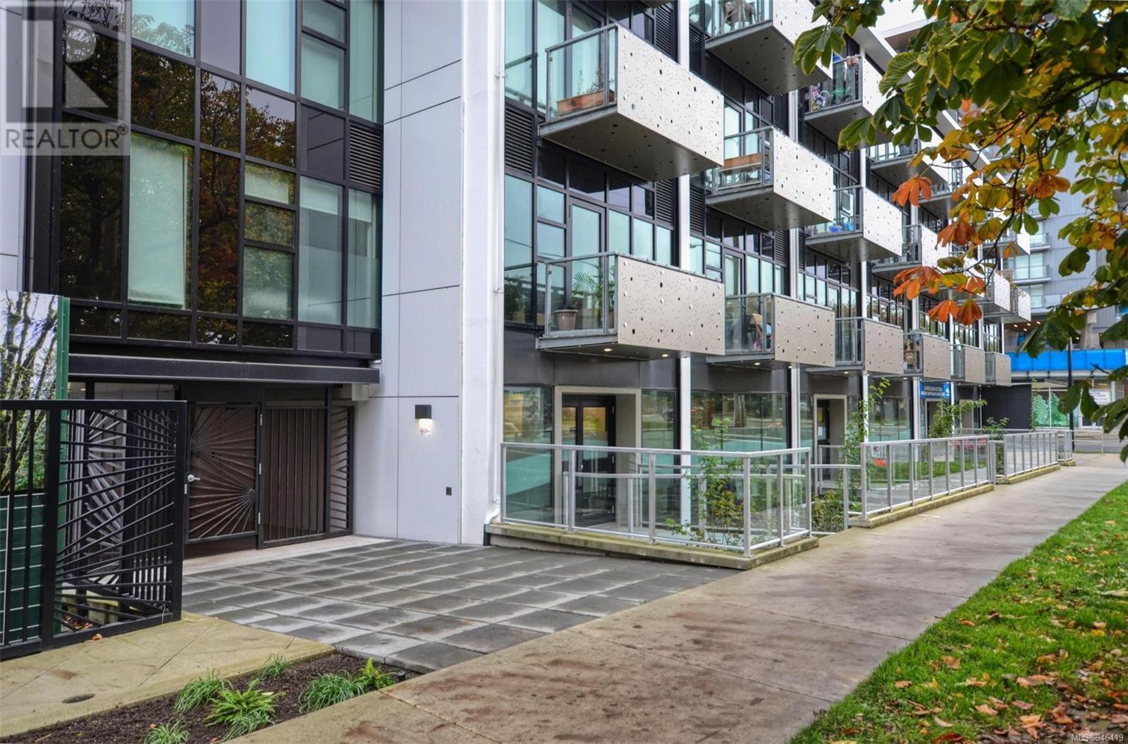 210 1105 Pandora Ave, #210