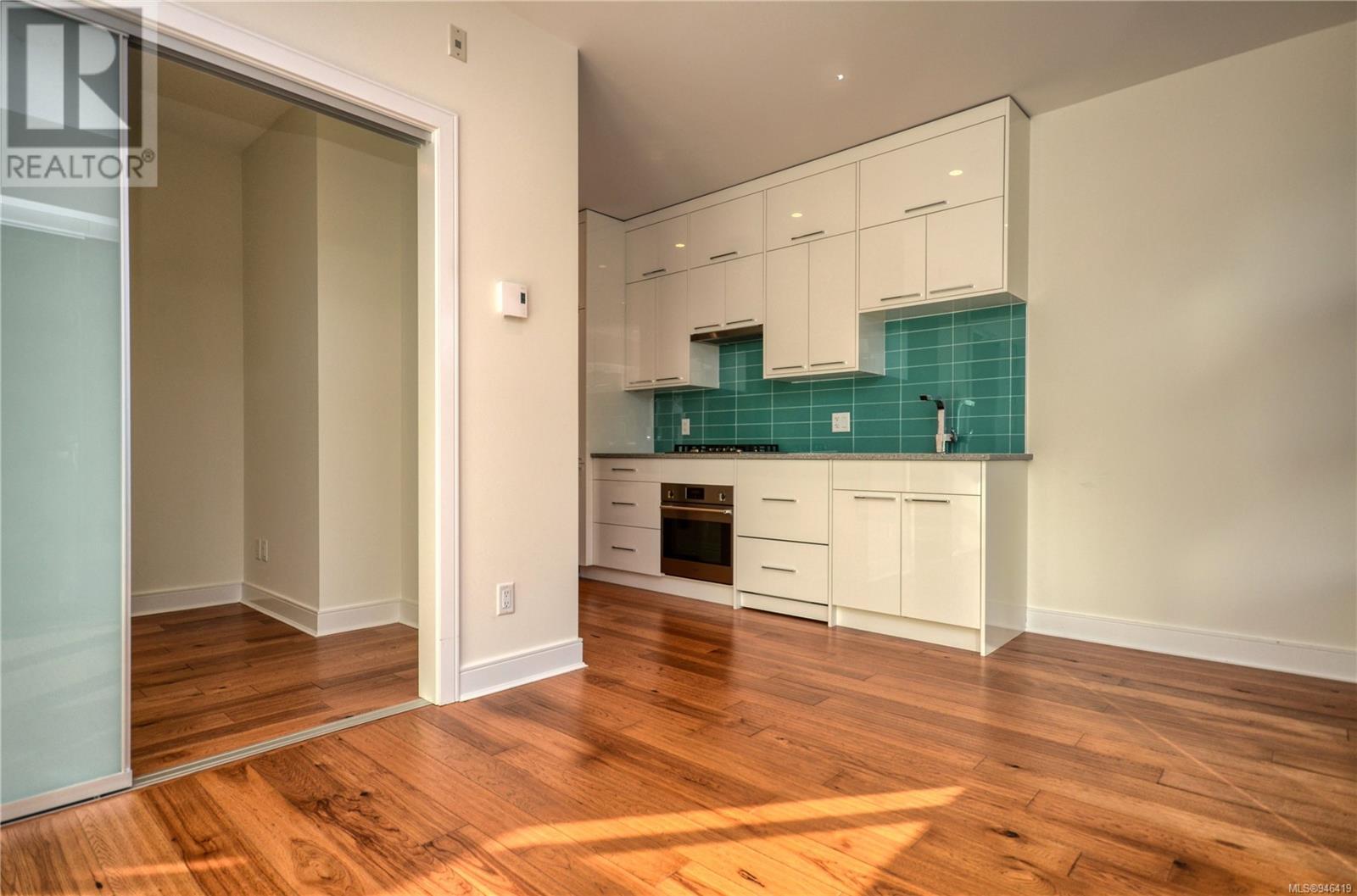 210 1105 Pandora Ave, #210