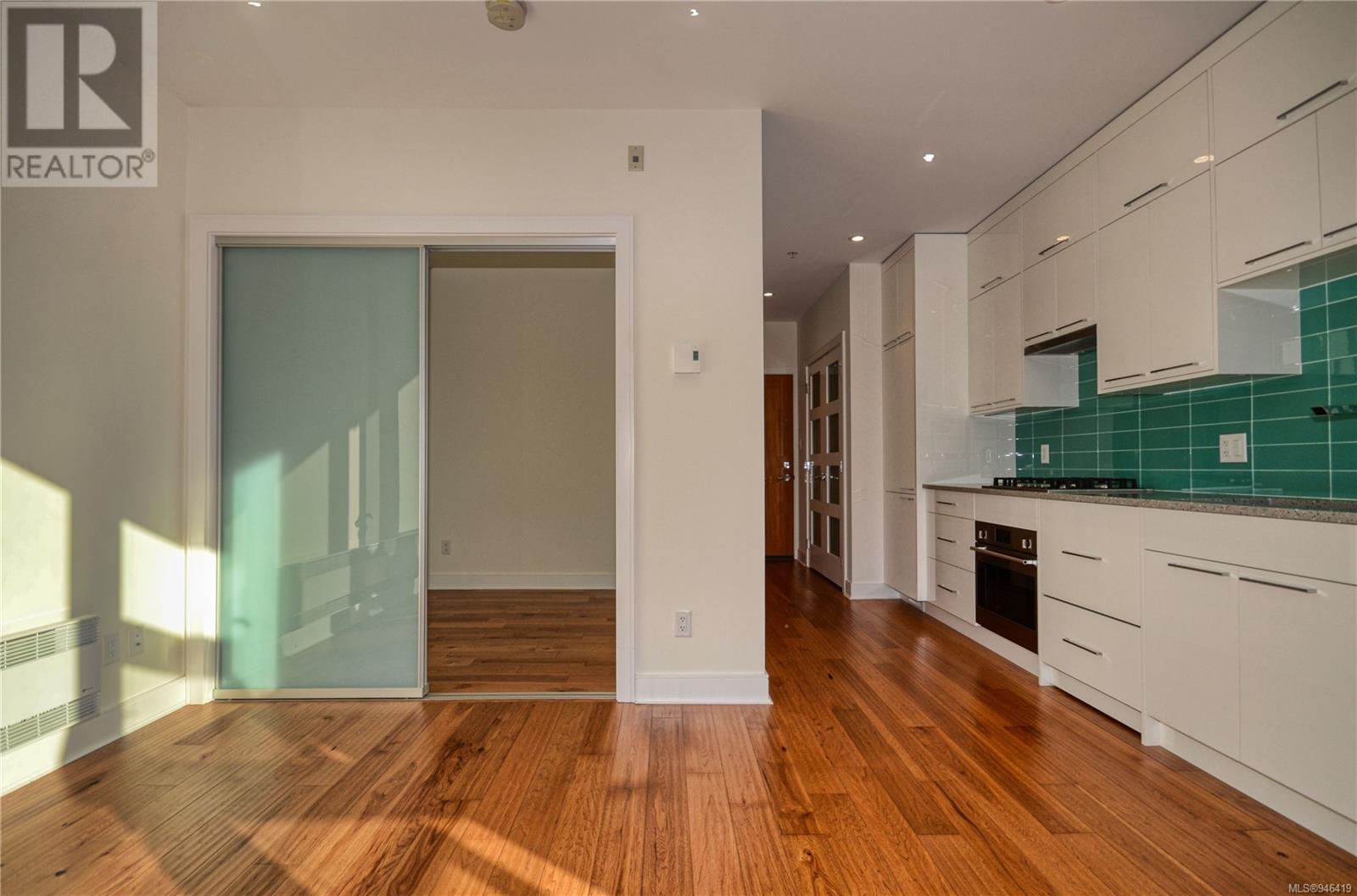 210 1105 Pandora Ave, #210