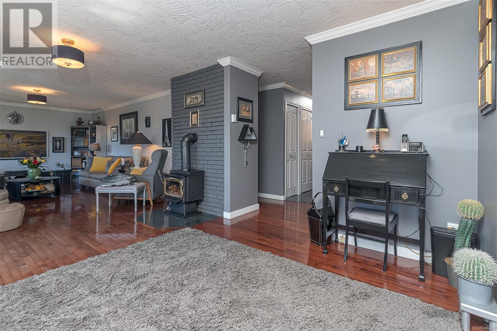 2281 Henlyn Dr