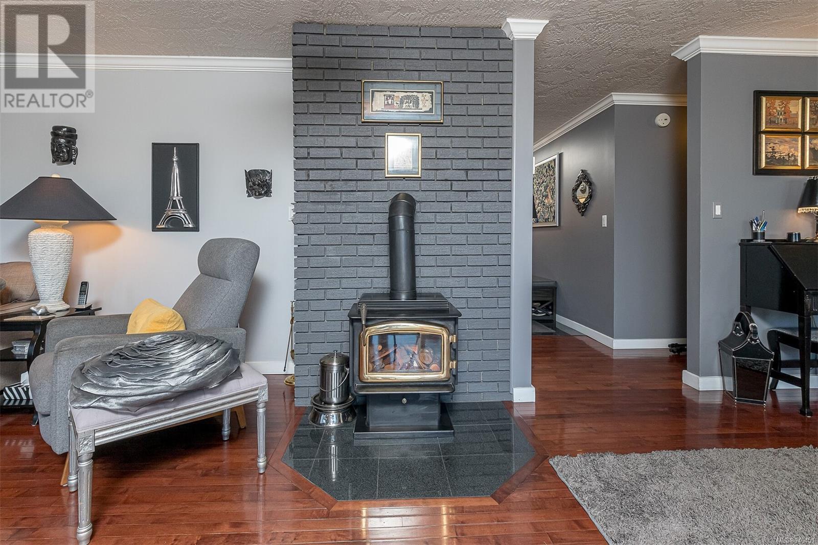 2281 Henlyn Dr
