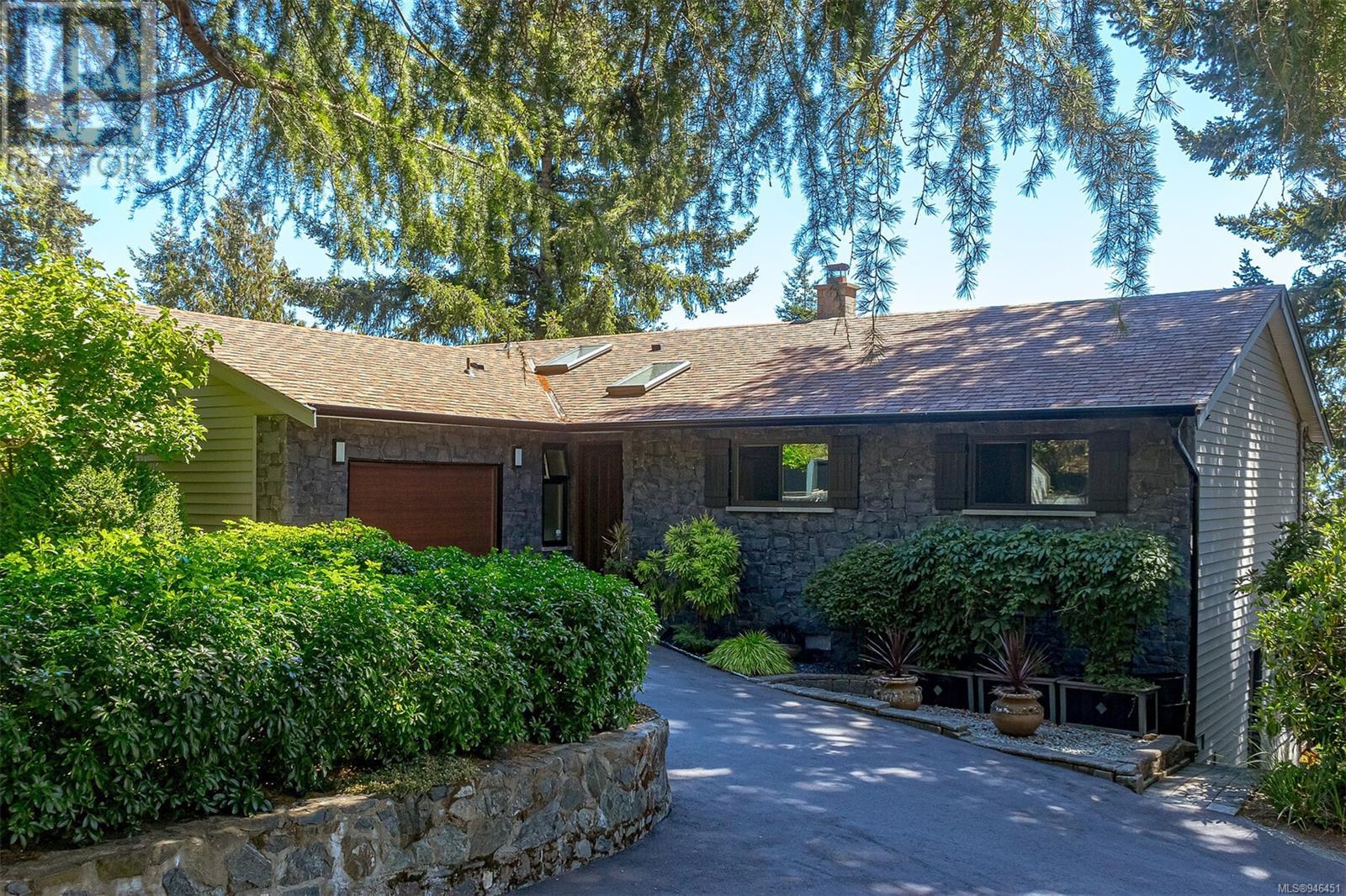 2281 Henlyn Dr