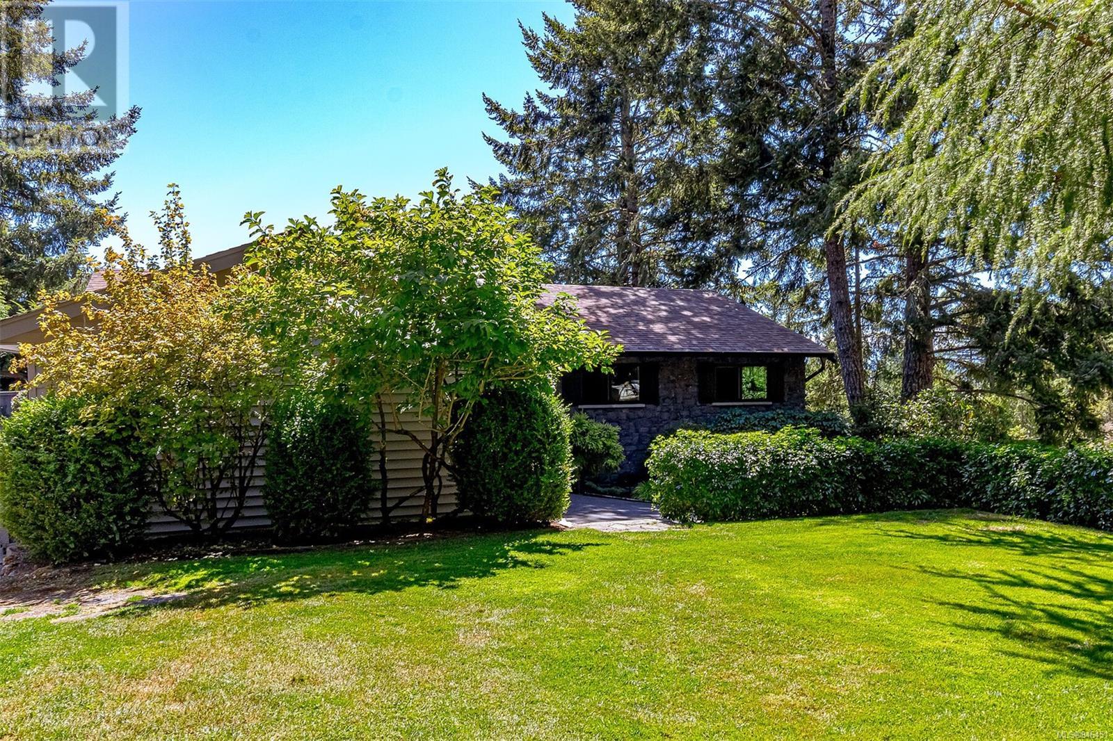2281 Henlyn Dr