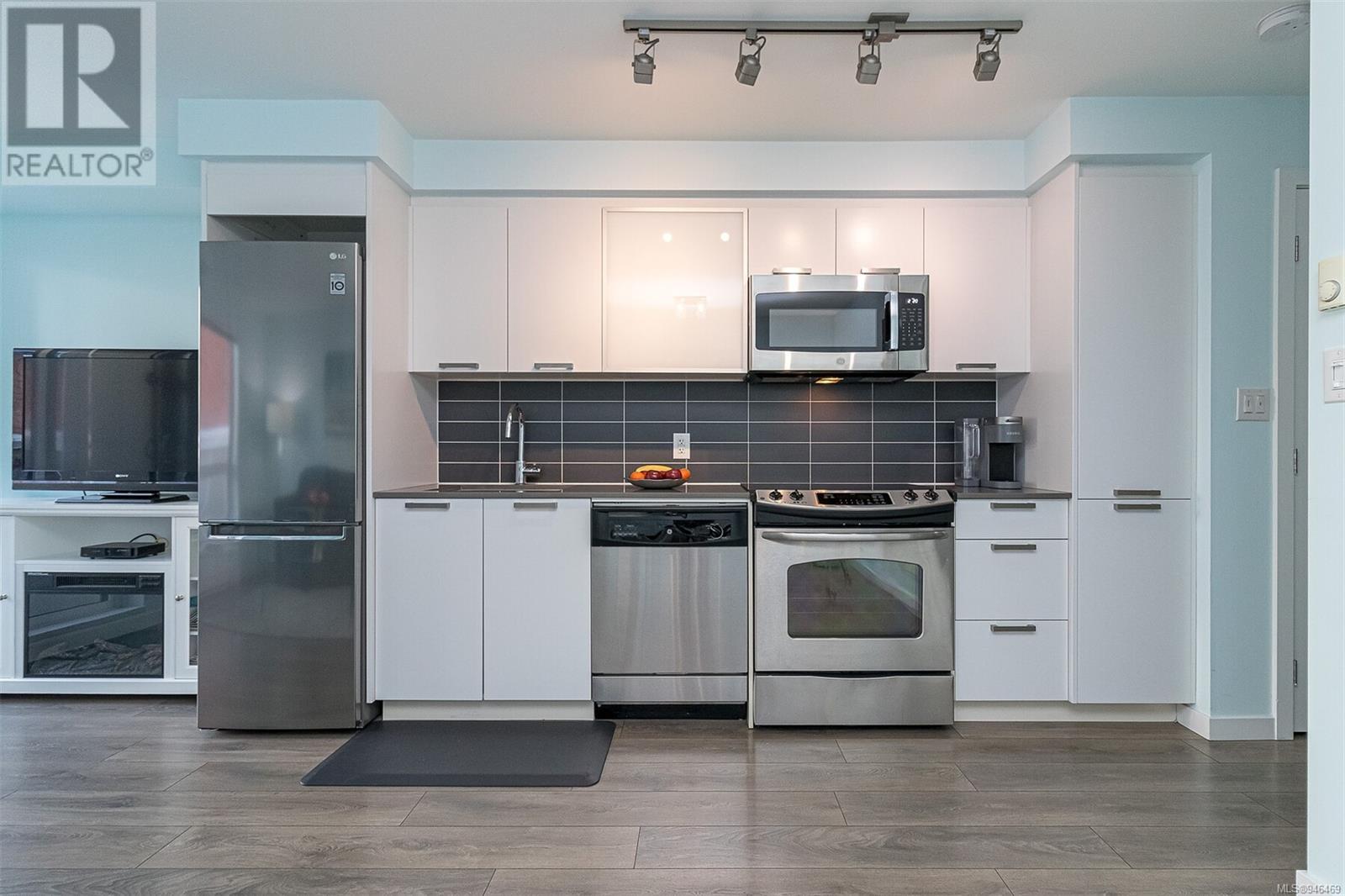 210 528 Pandora Ave, #210