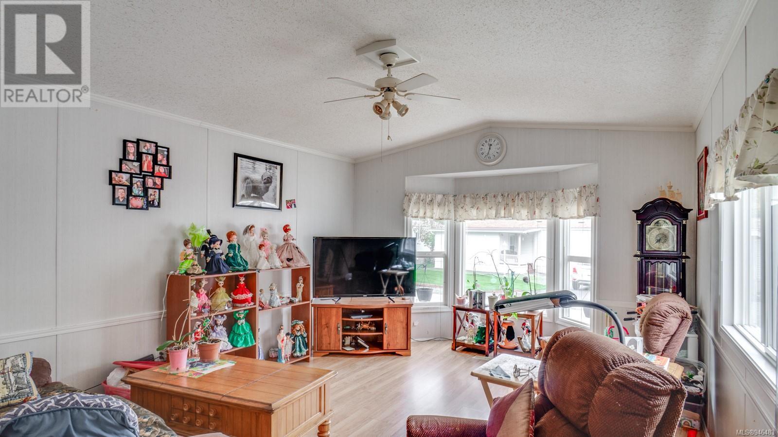 37 6155 Lugrin Rd, #37