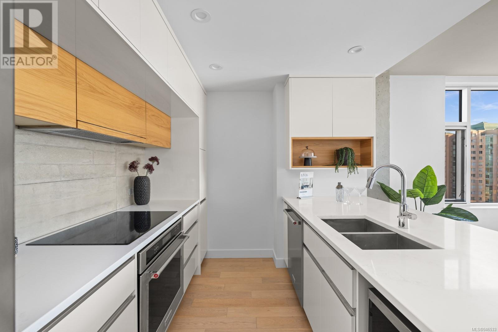 913 989 Johnson St, #913