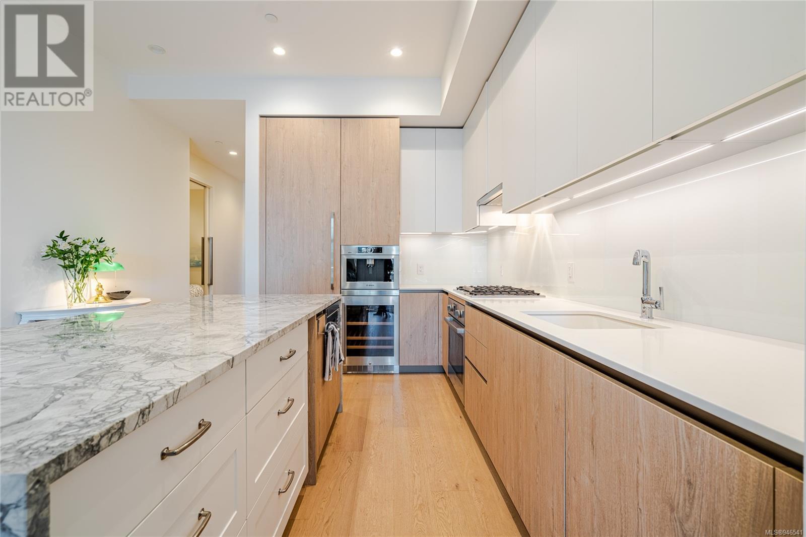 304 888 Government St, #304
